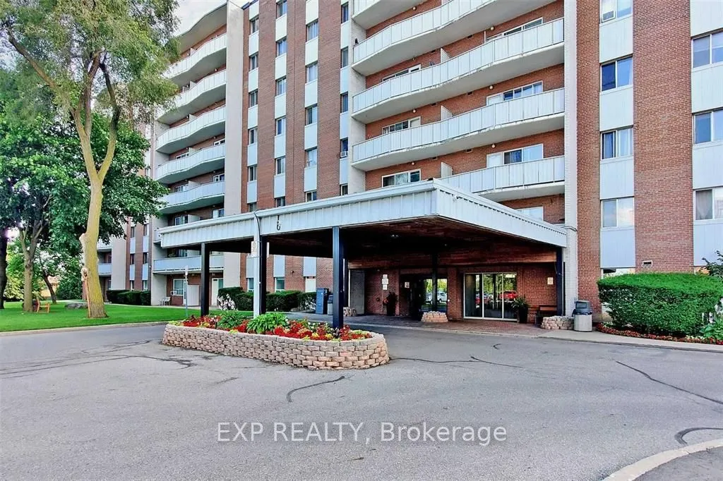 1660 Bloor Street #208