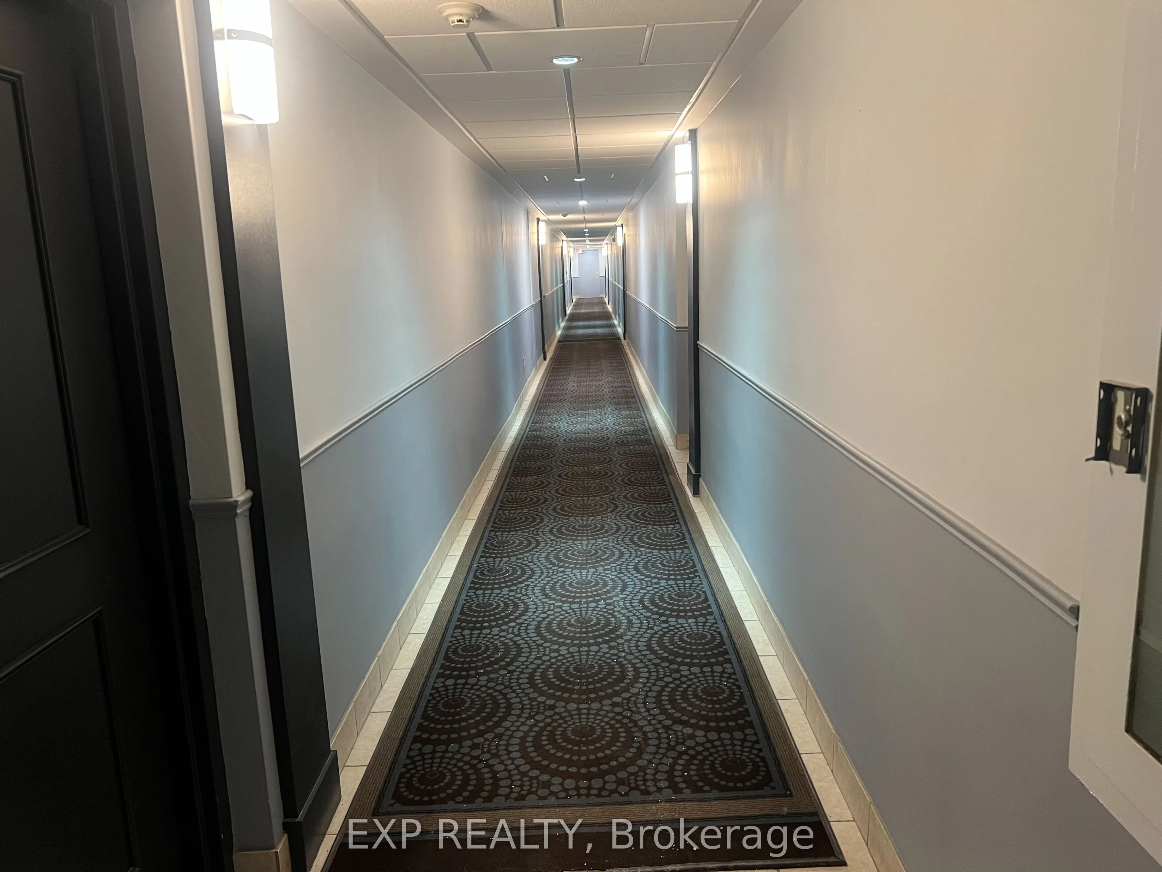 1660 Bloor Street #208