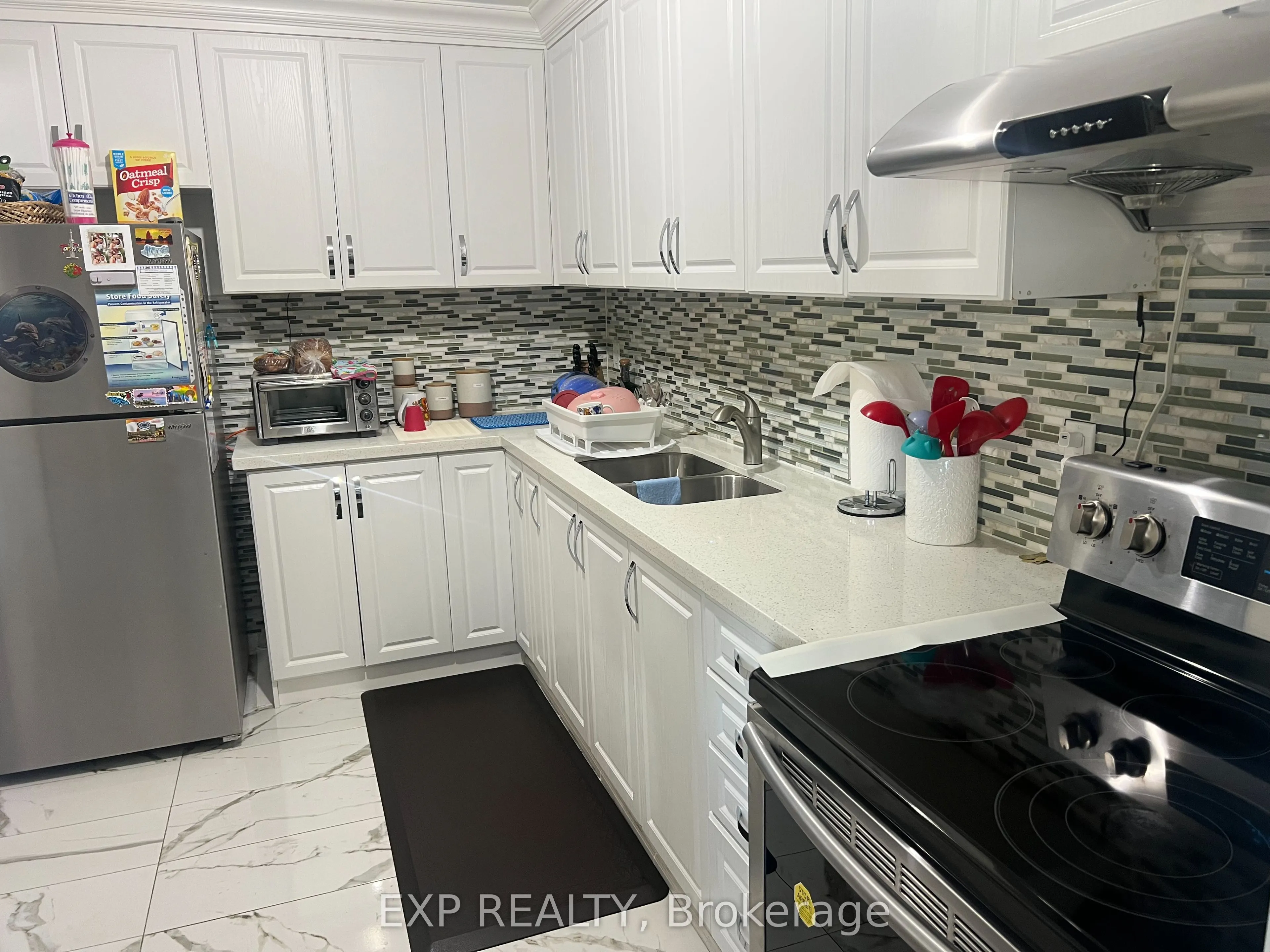 1660 Bloor Street #208