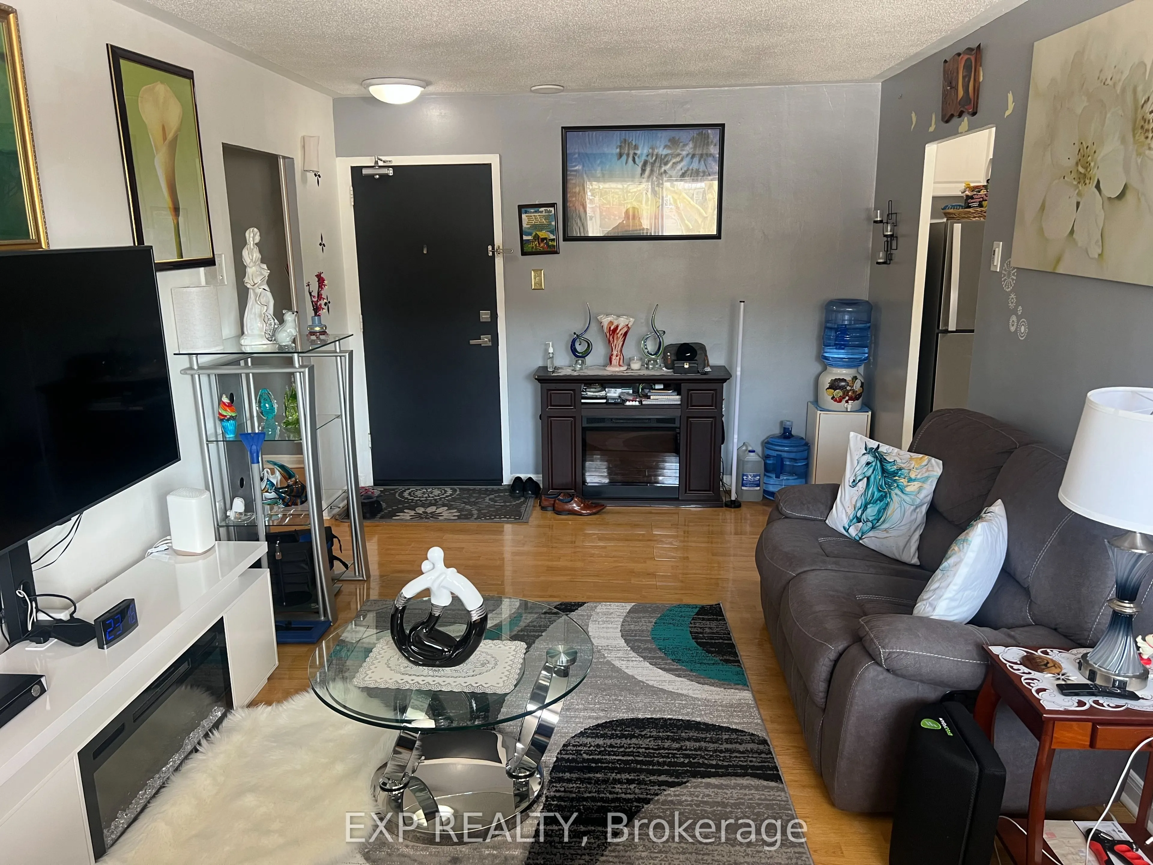 1660 Bloor Street #208