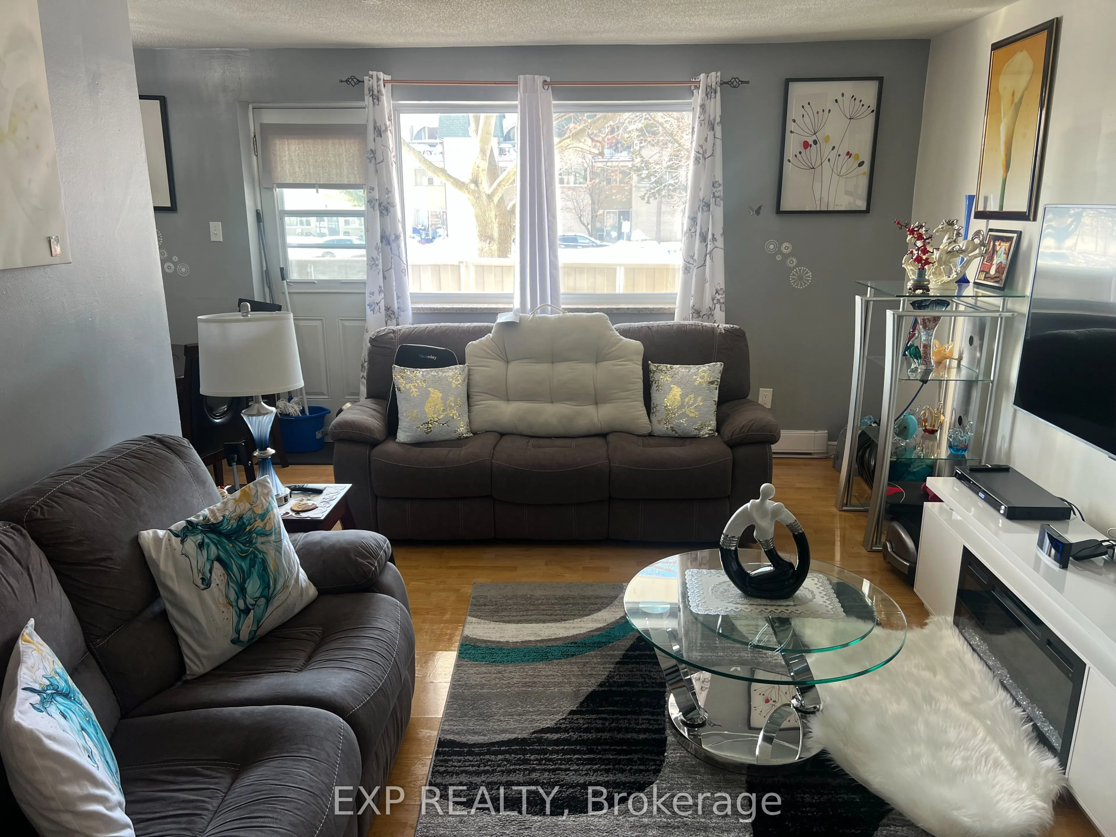 1660 Bloor Street #208