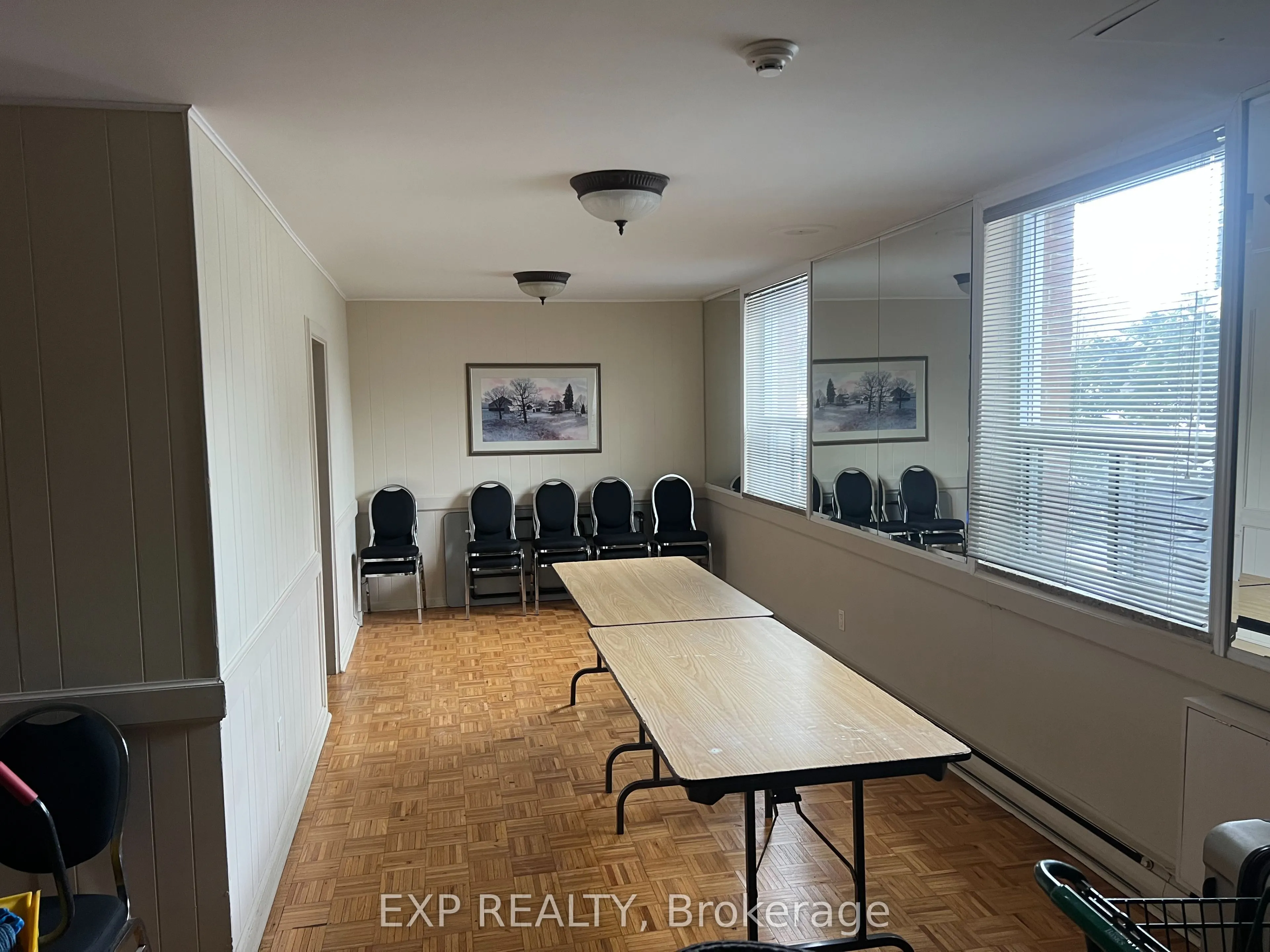 1660 Bloor Street #208