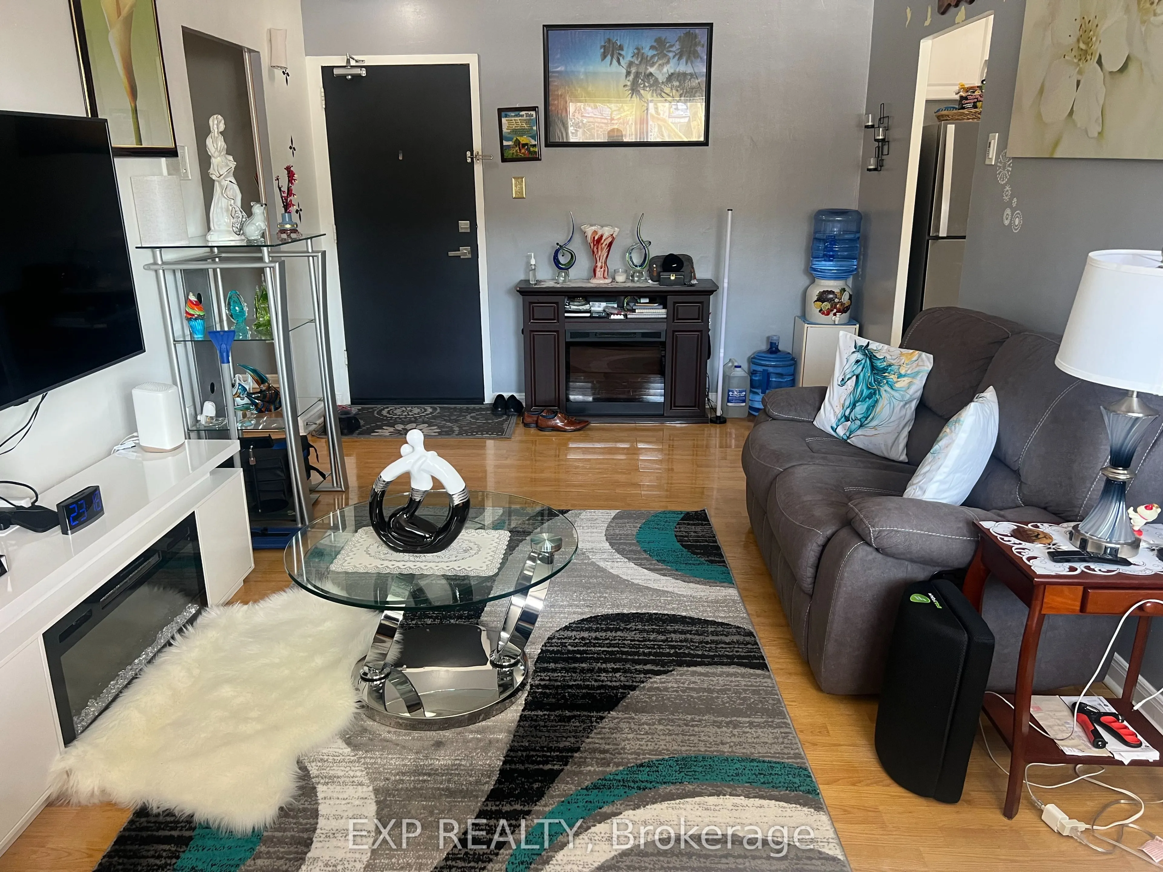 1660 Bloor Street #208
