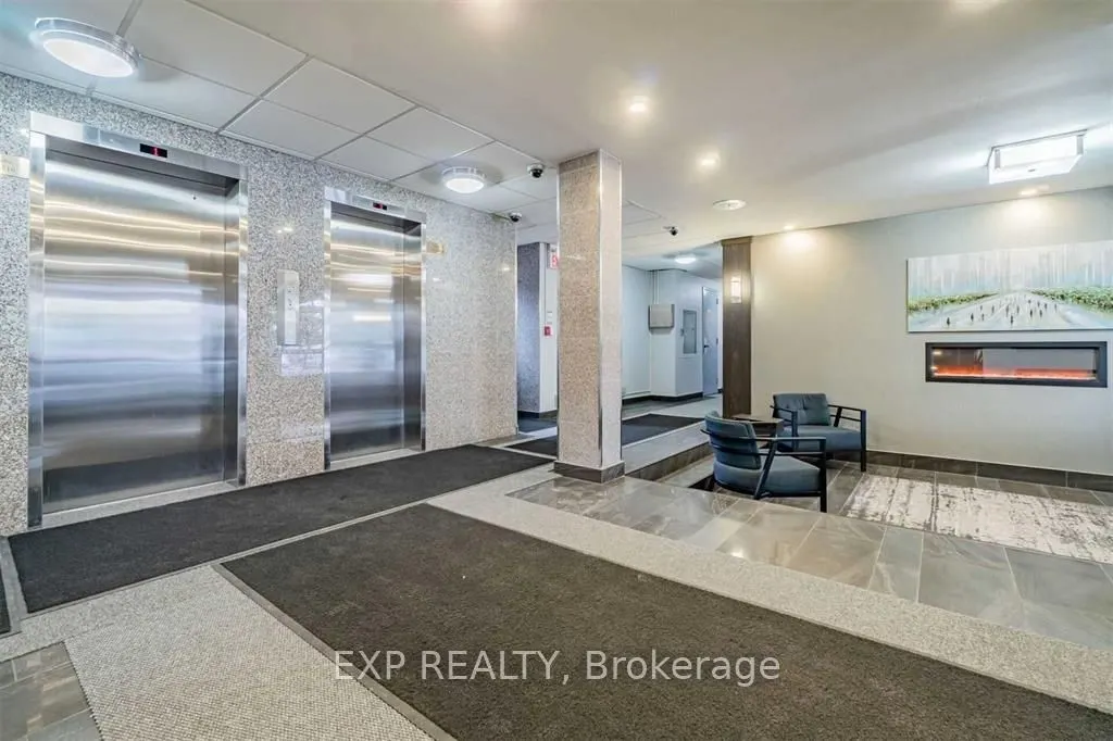 1660 Bloor Street #208