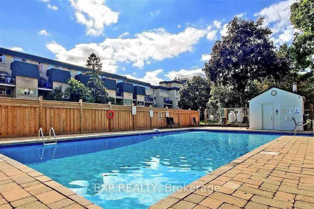 1660 Bloor Street #208