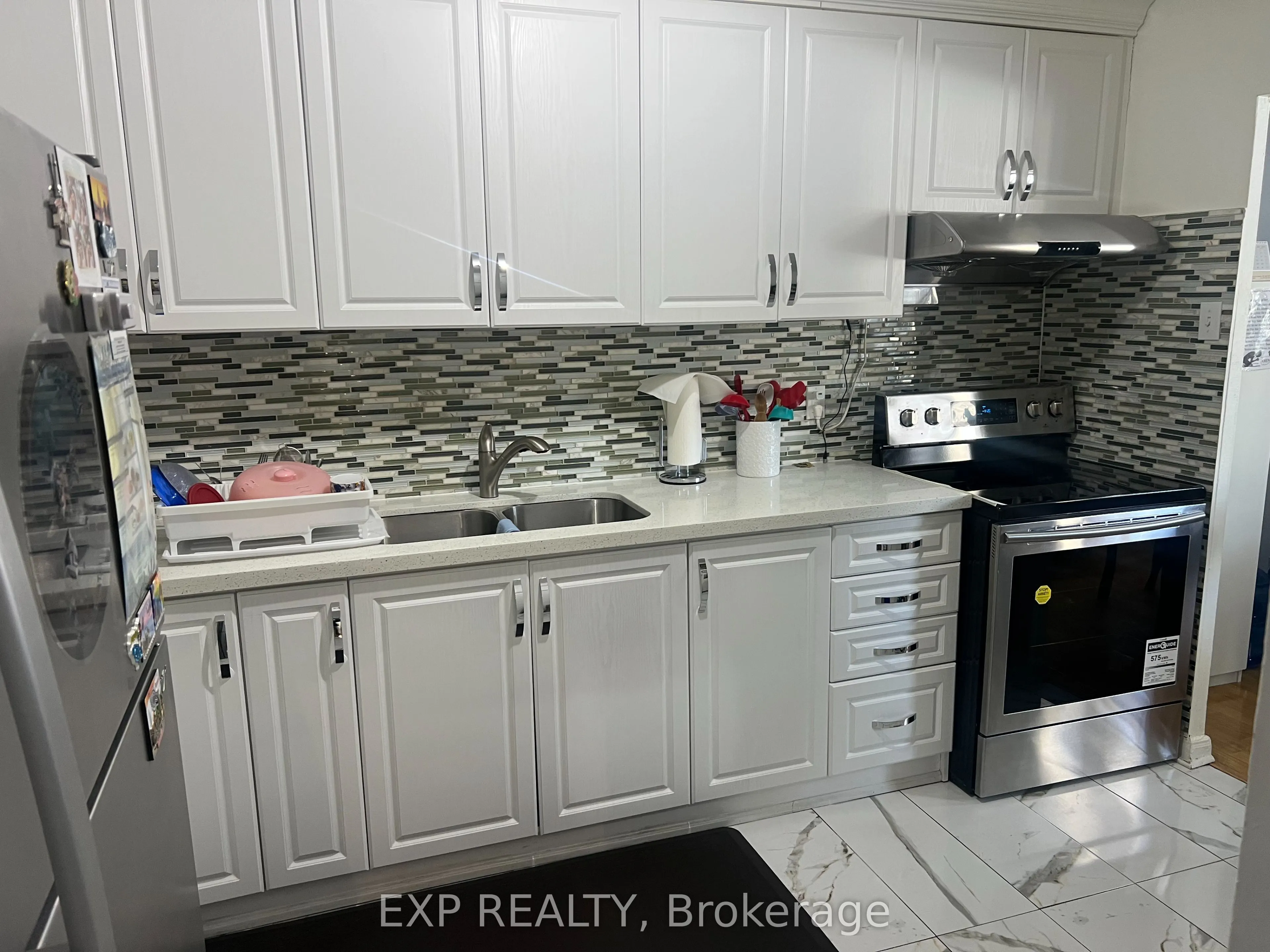 1660 Bloor Street #208