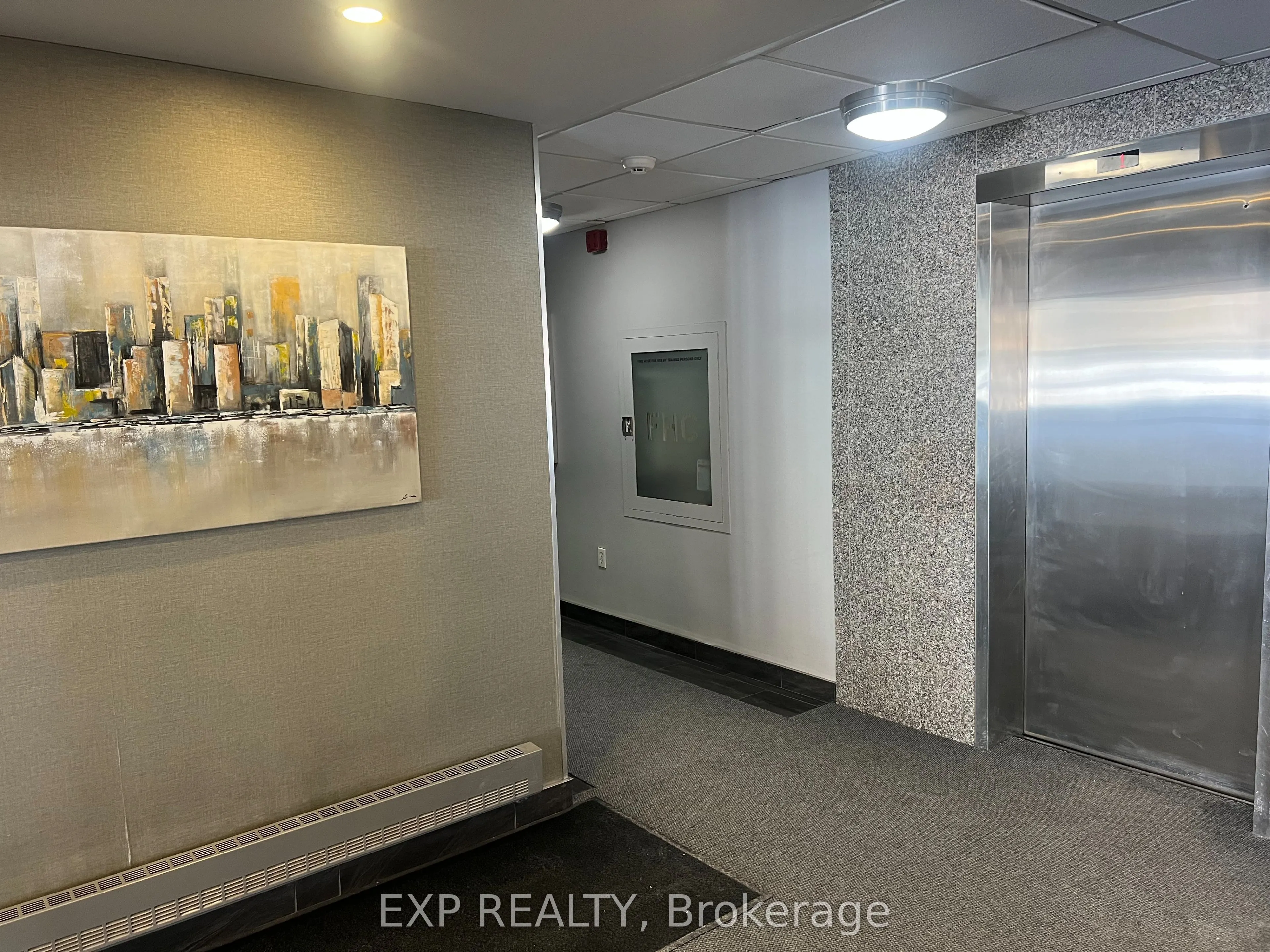 1660 Bloor Street #208