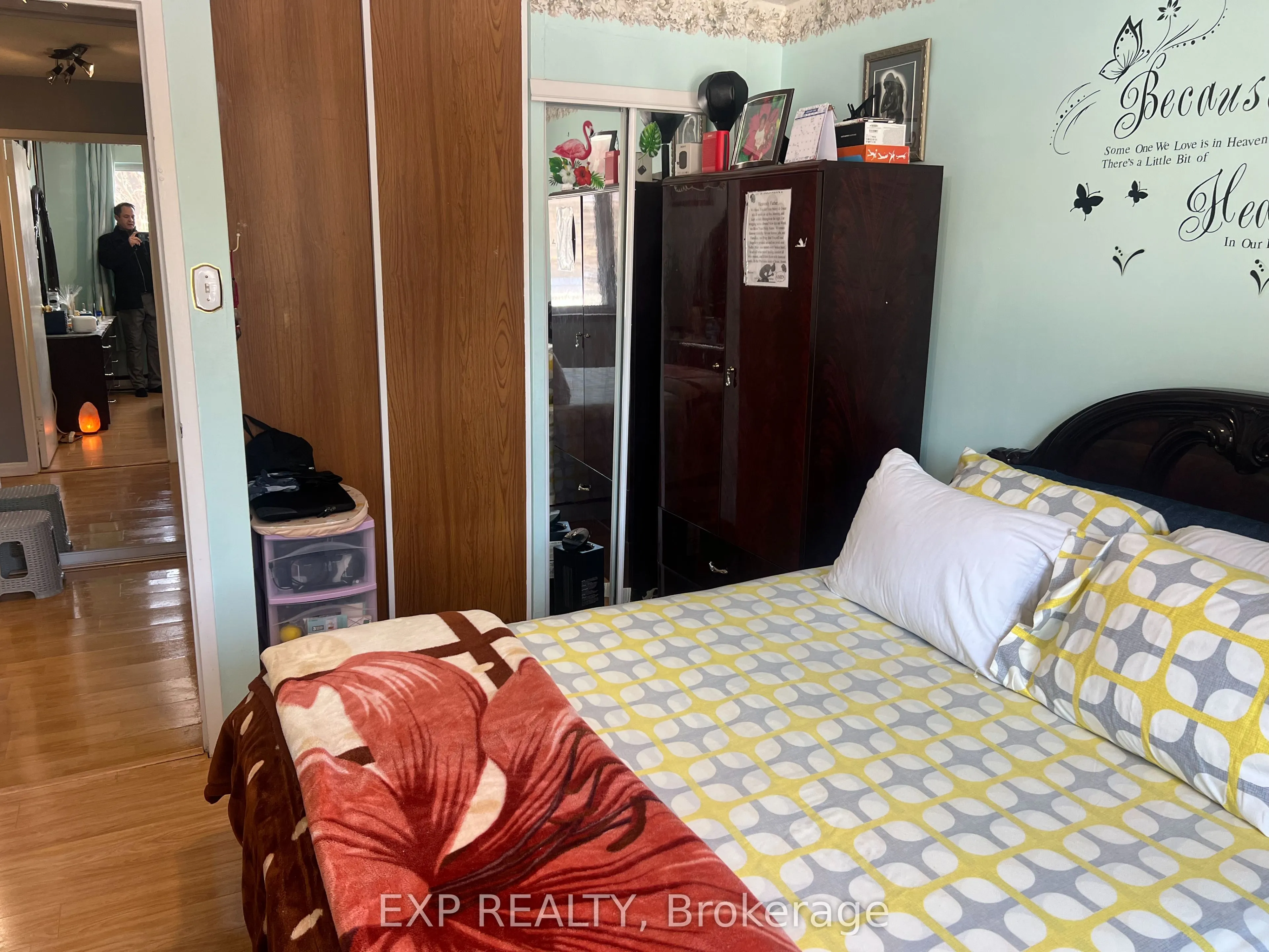 1660 Bloor Street #208