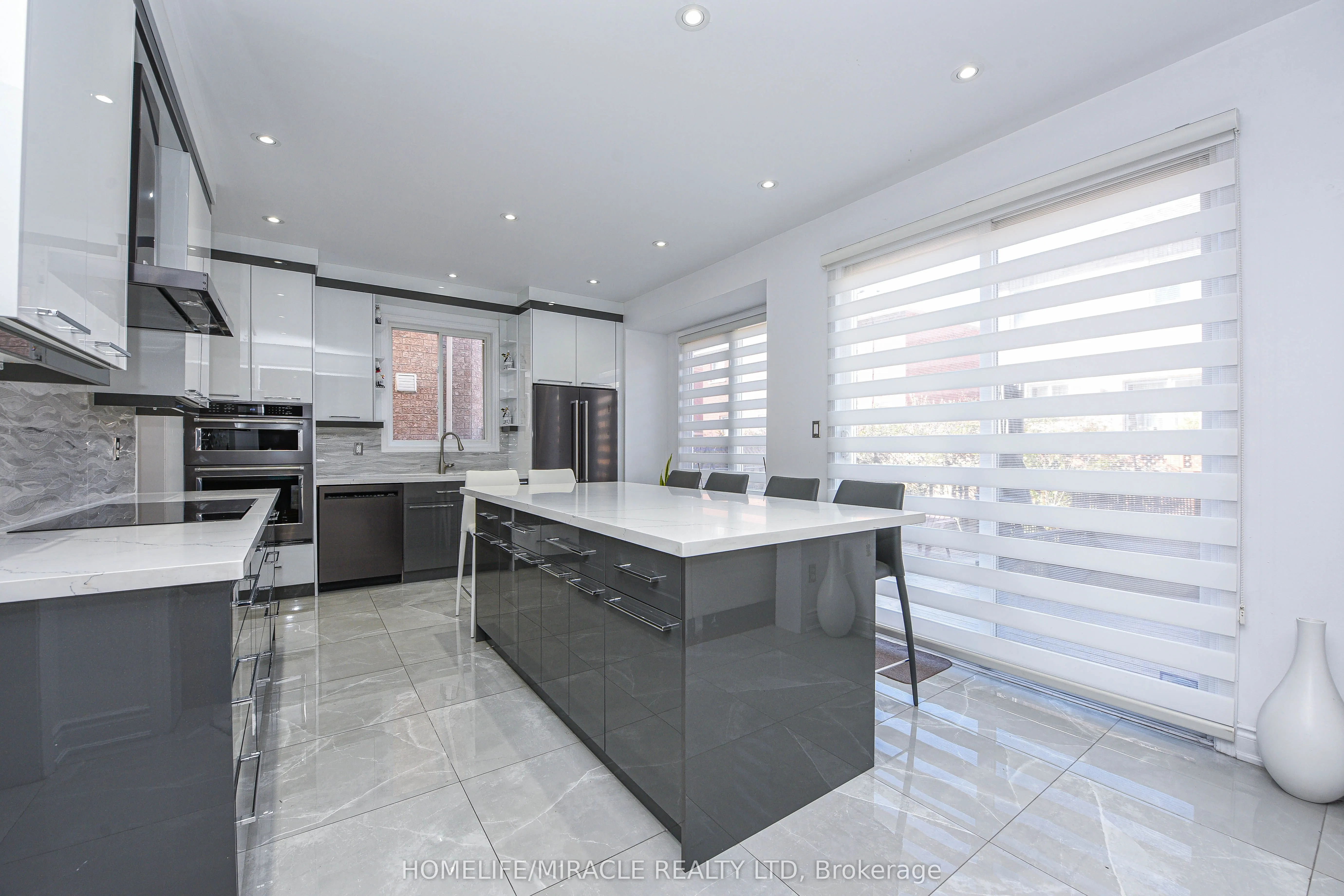 6 Mendoza Drive