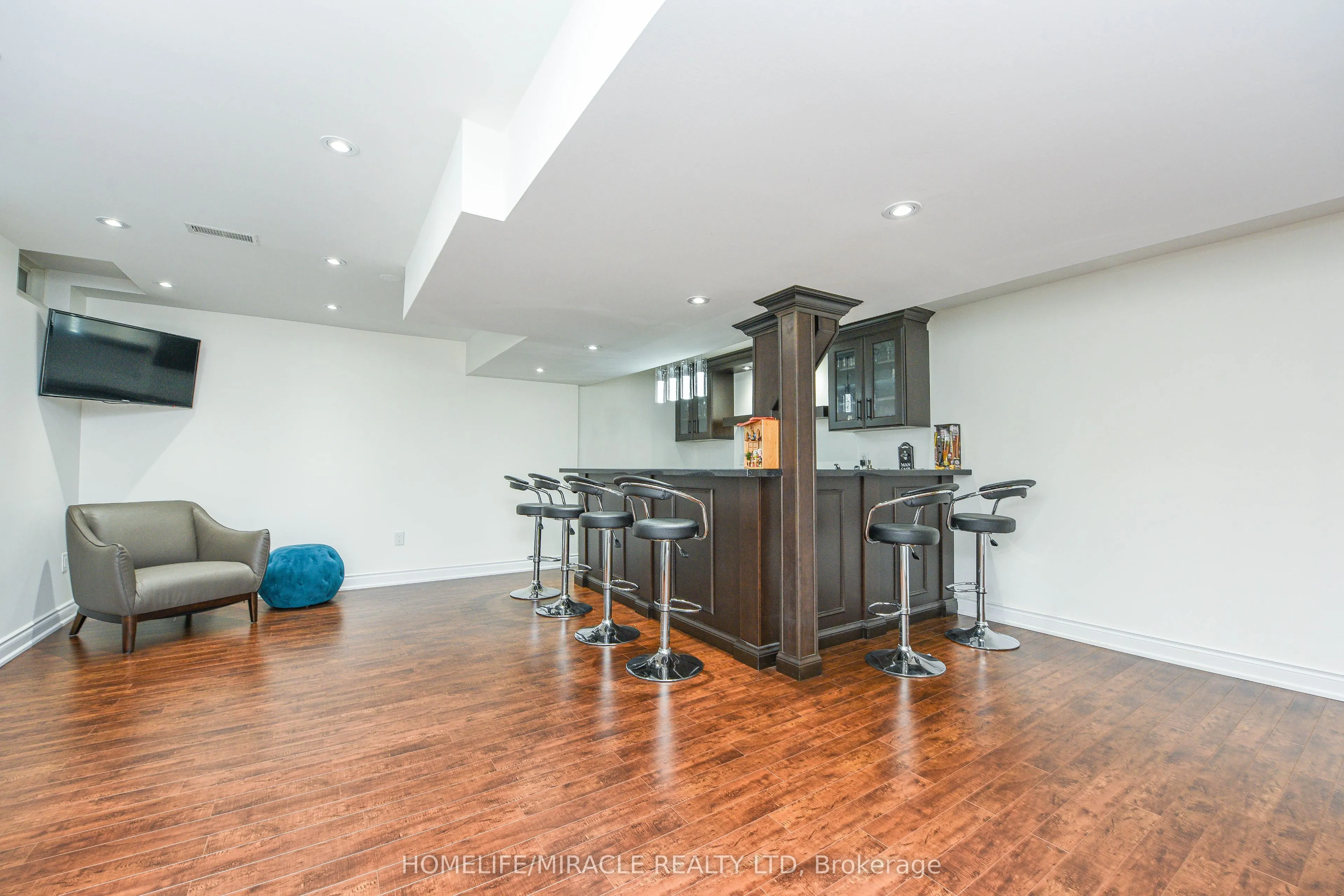 6 Mendoza Drive