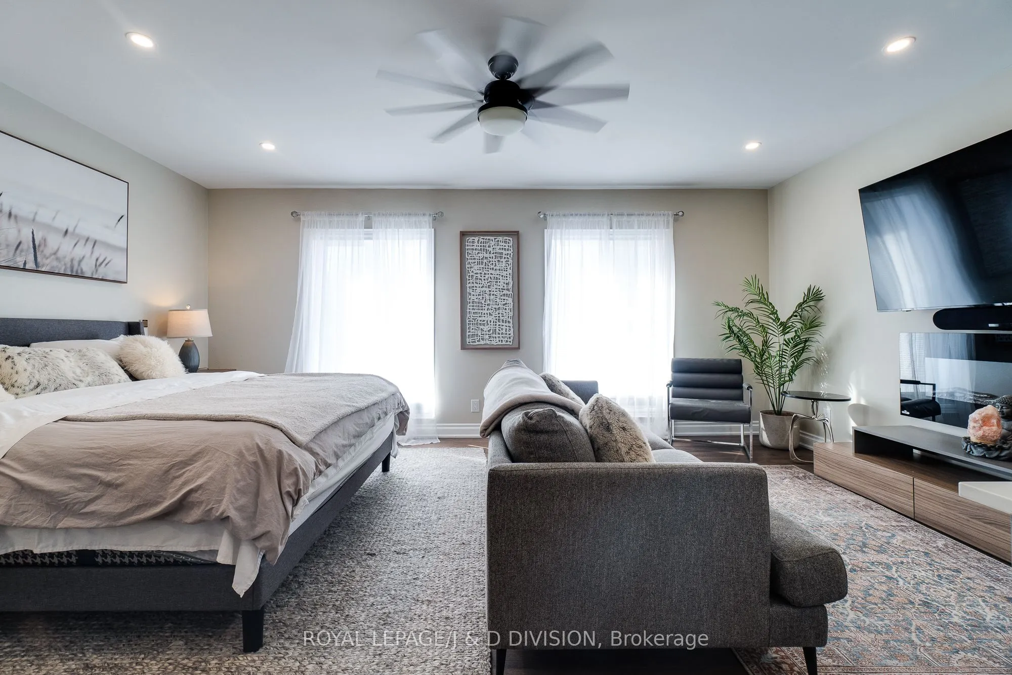 365 Lynn Place