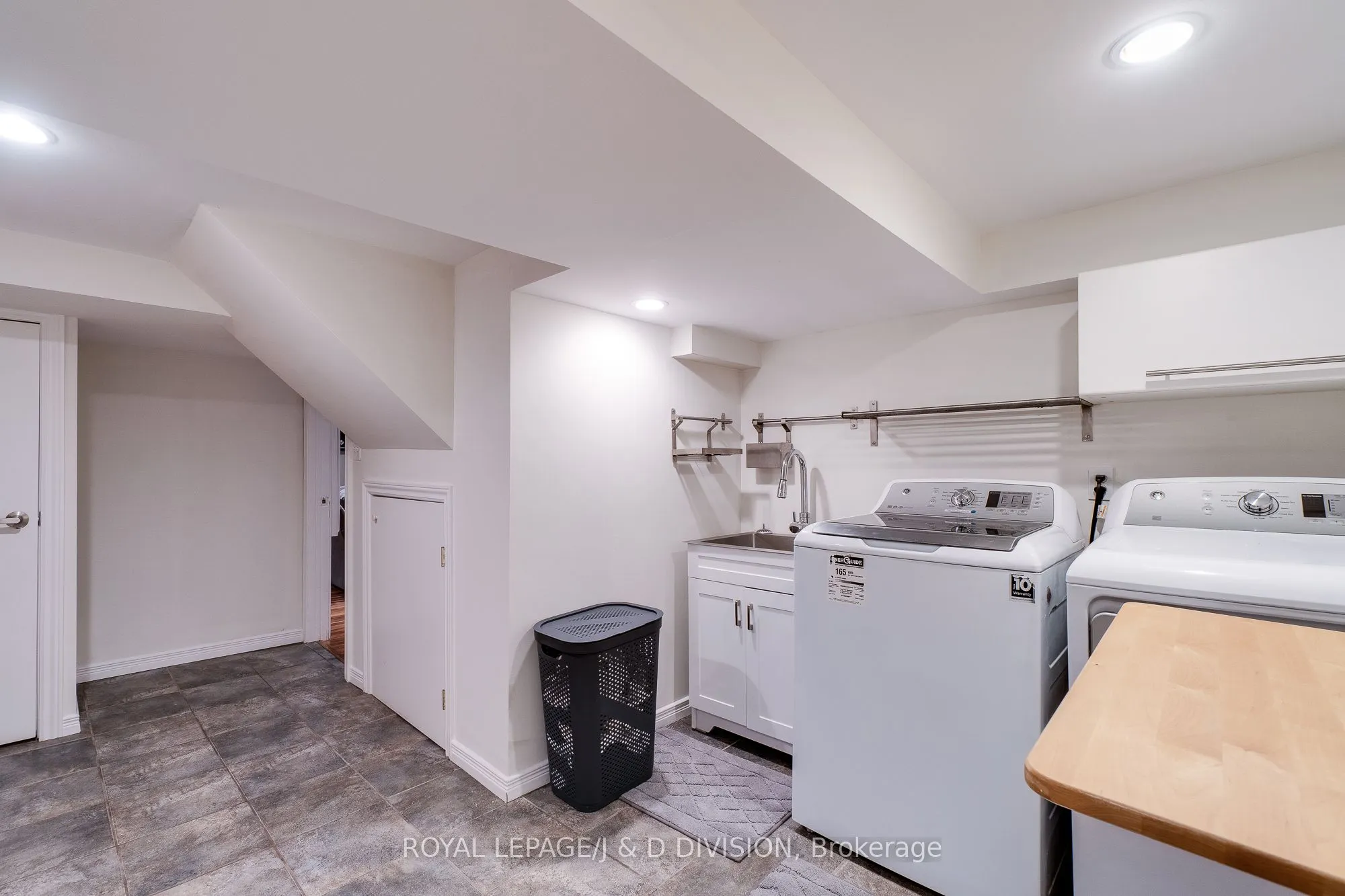 365 Lynn Place