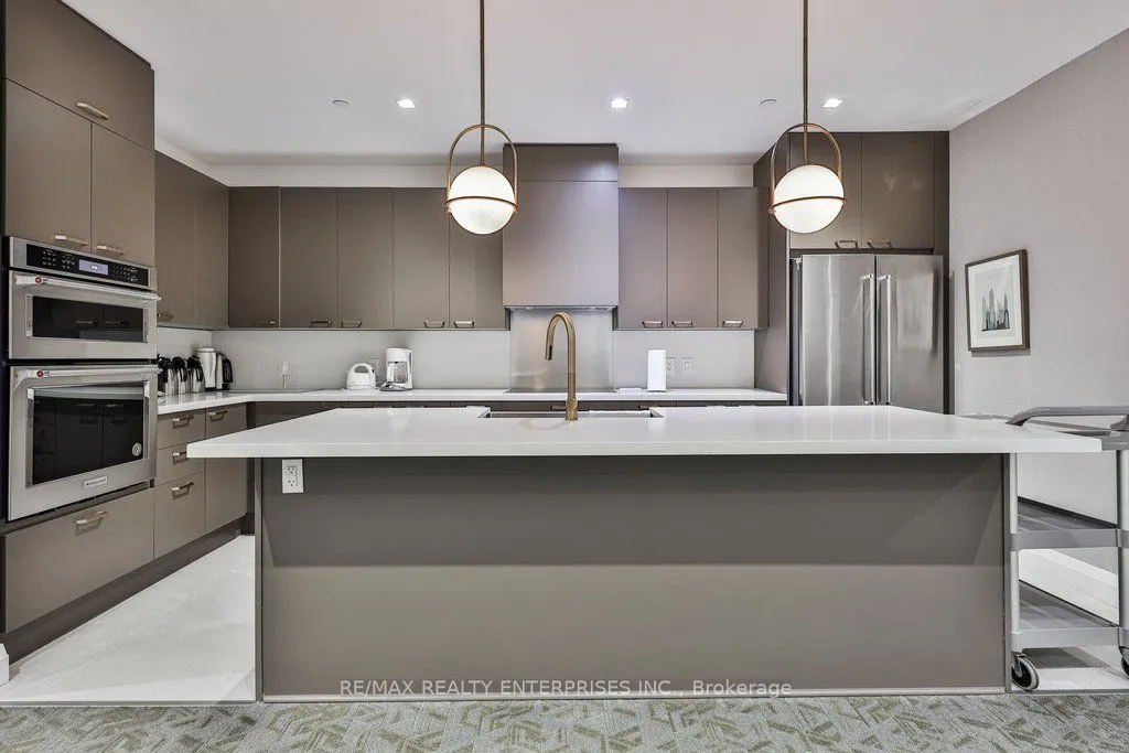 1800 The Collegeway #211