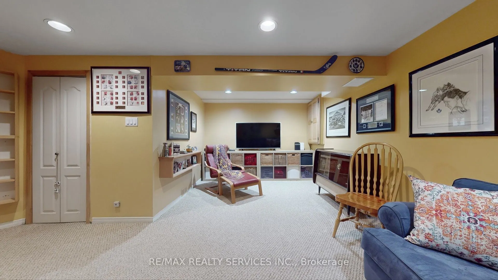 72 Carisbrooke Court #72