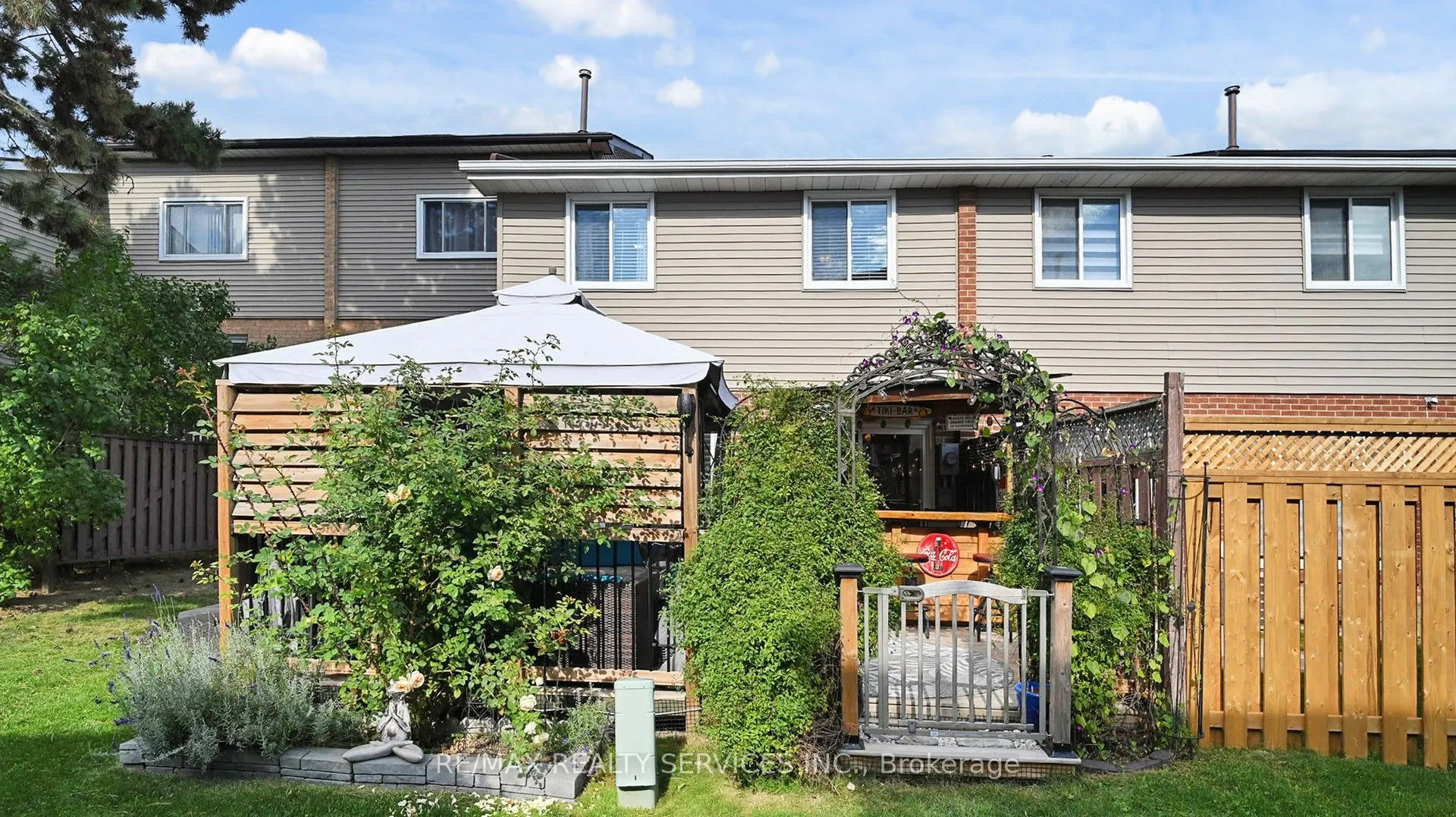 72 Carisbrooke Court #72