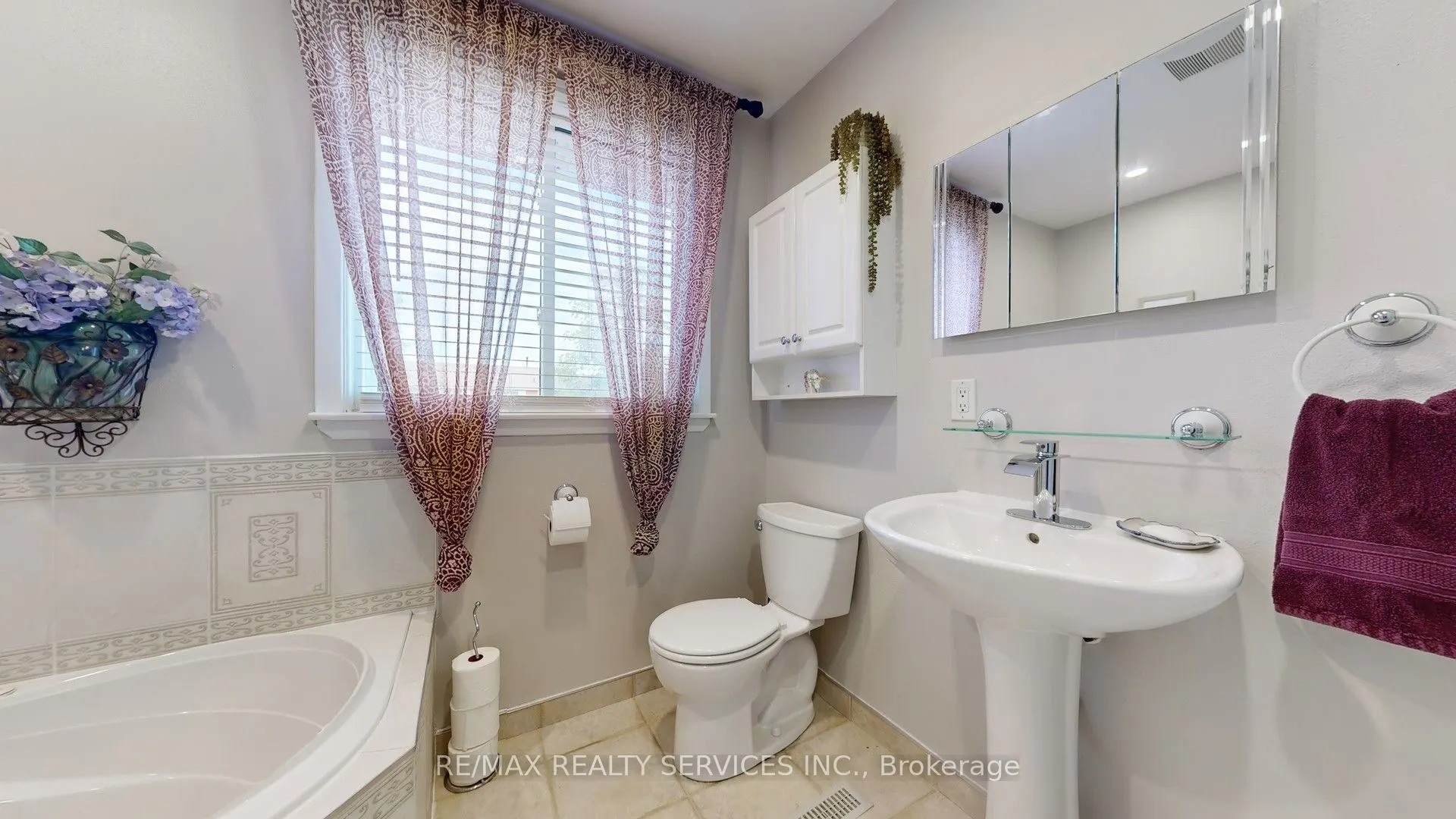 72 Carisbrooke Court #72
