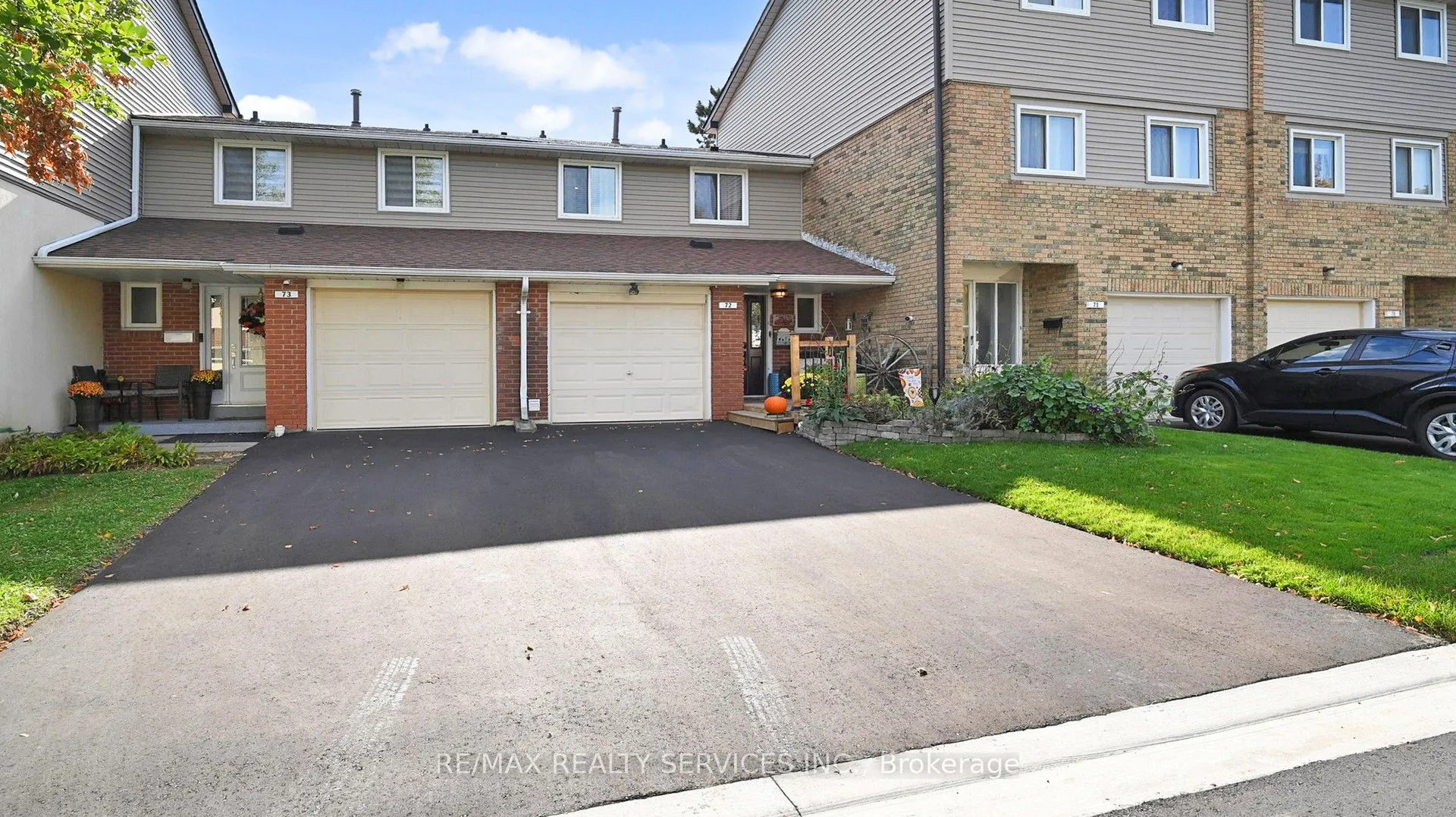 72 Carisbrooke Court #72