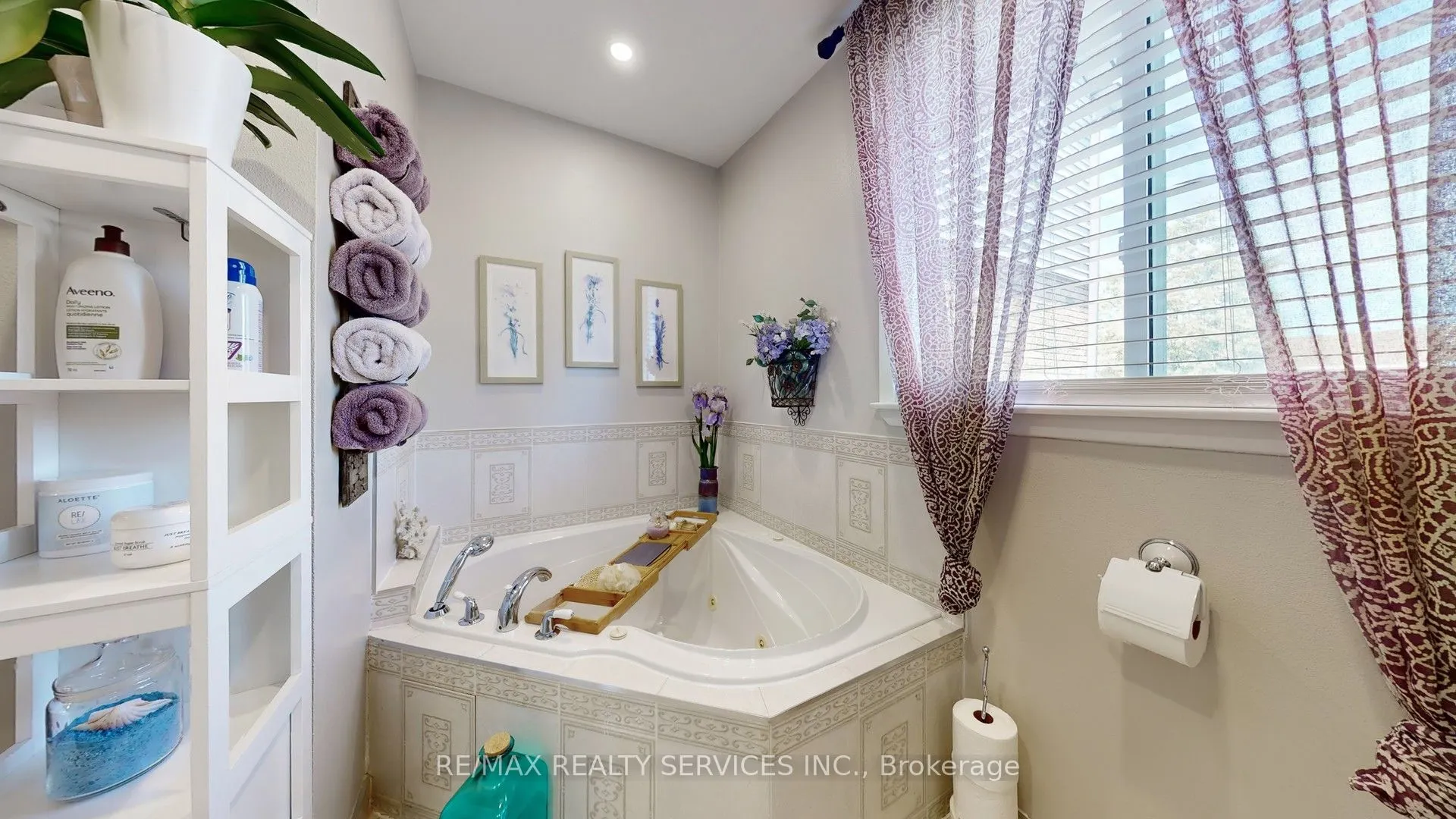 72 Carisbrooke Court #72
