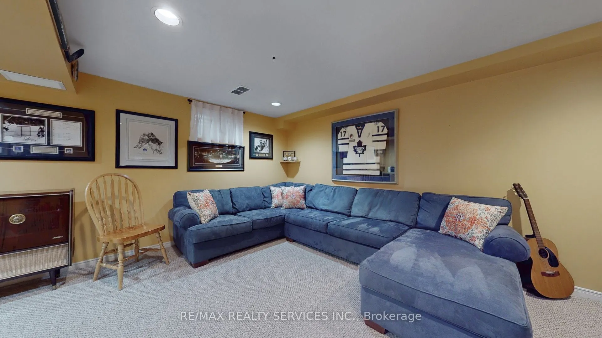 72 Carisbrooke Court #72
