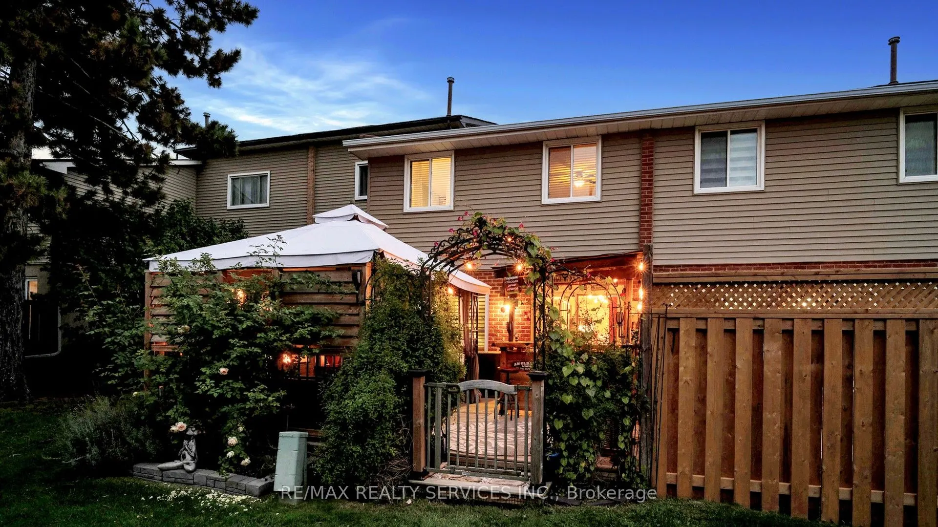 72 Carisbrooke Court #72