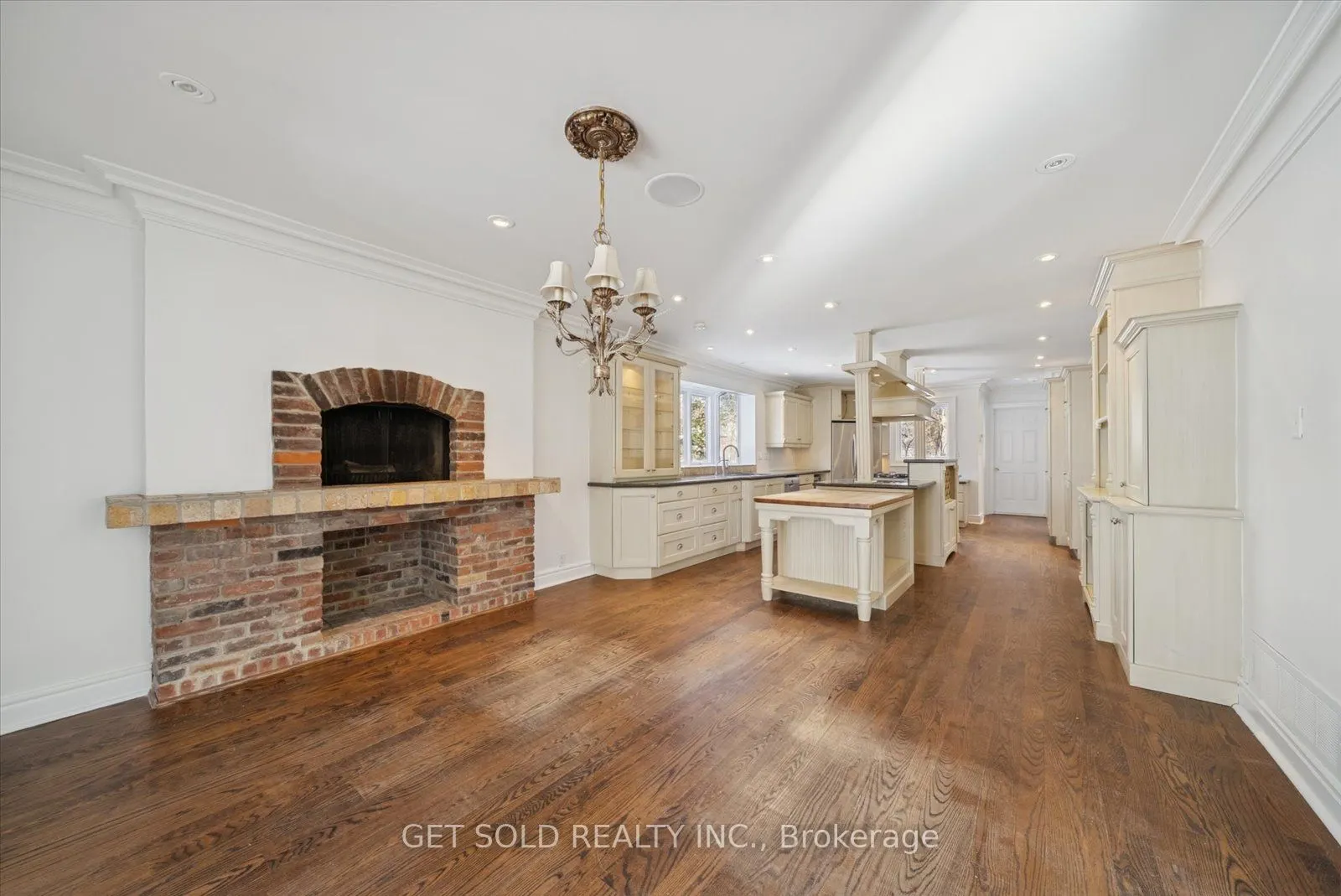 1701 Birchwood Drive