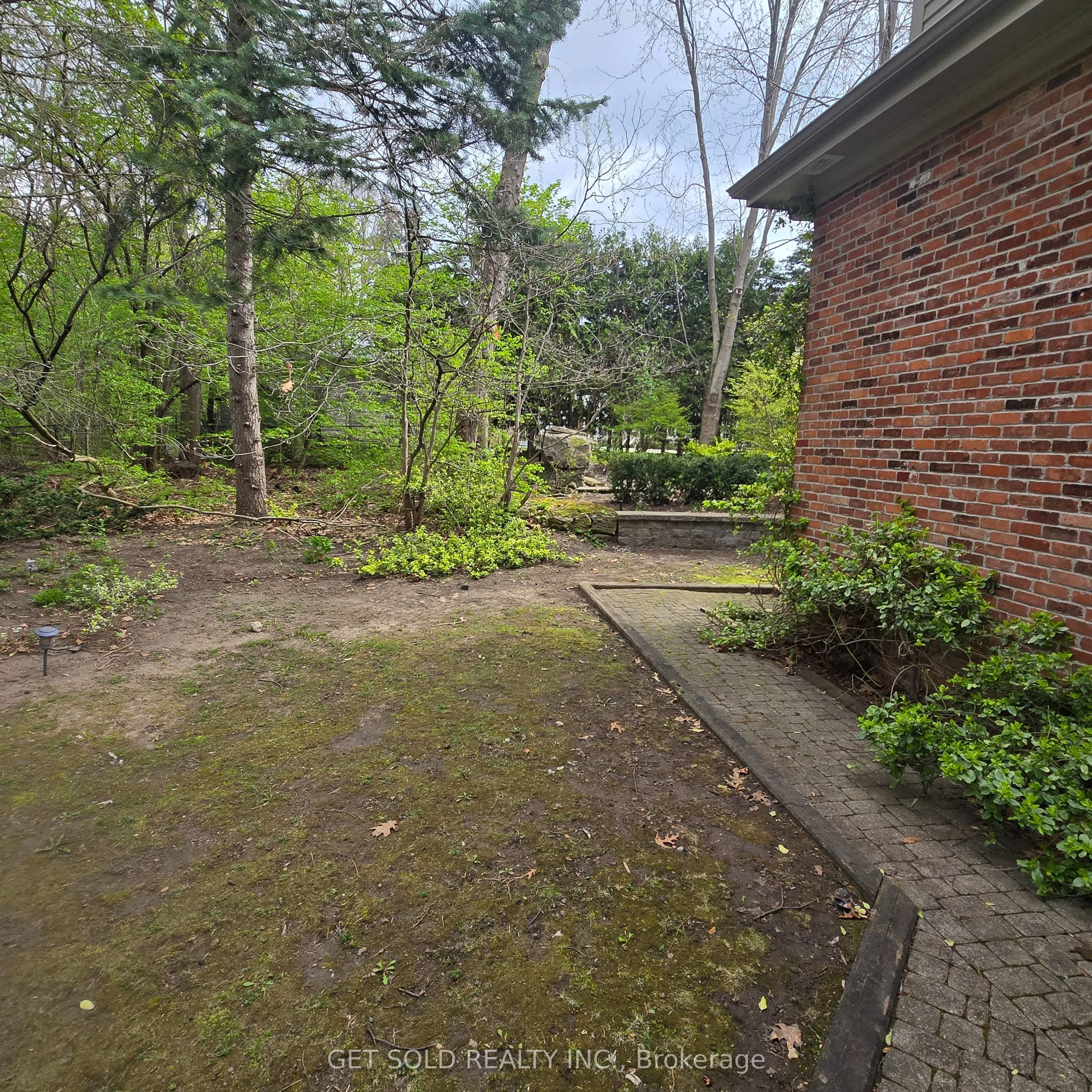 1701 Birchwood Drive