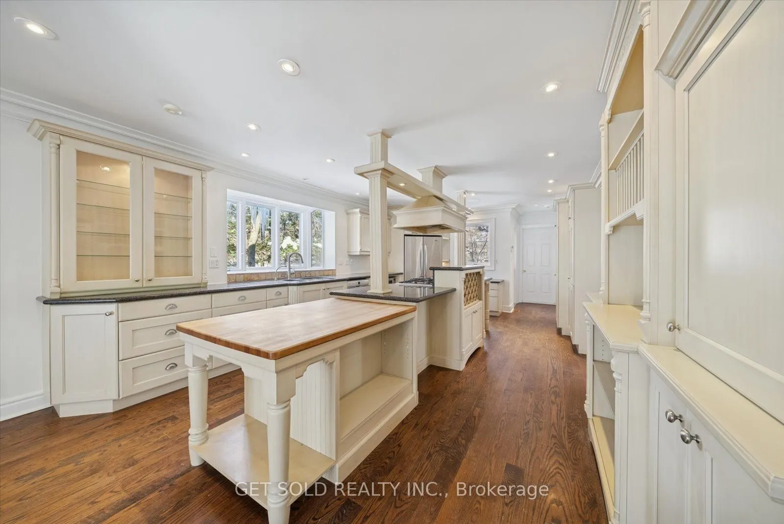 1701 Birchwood Drive
