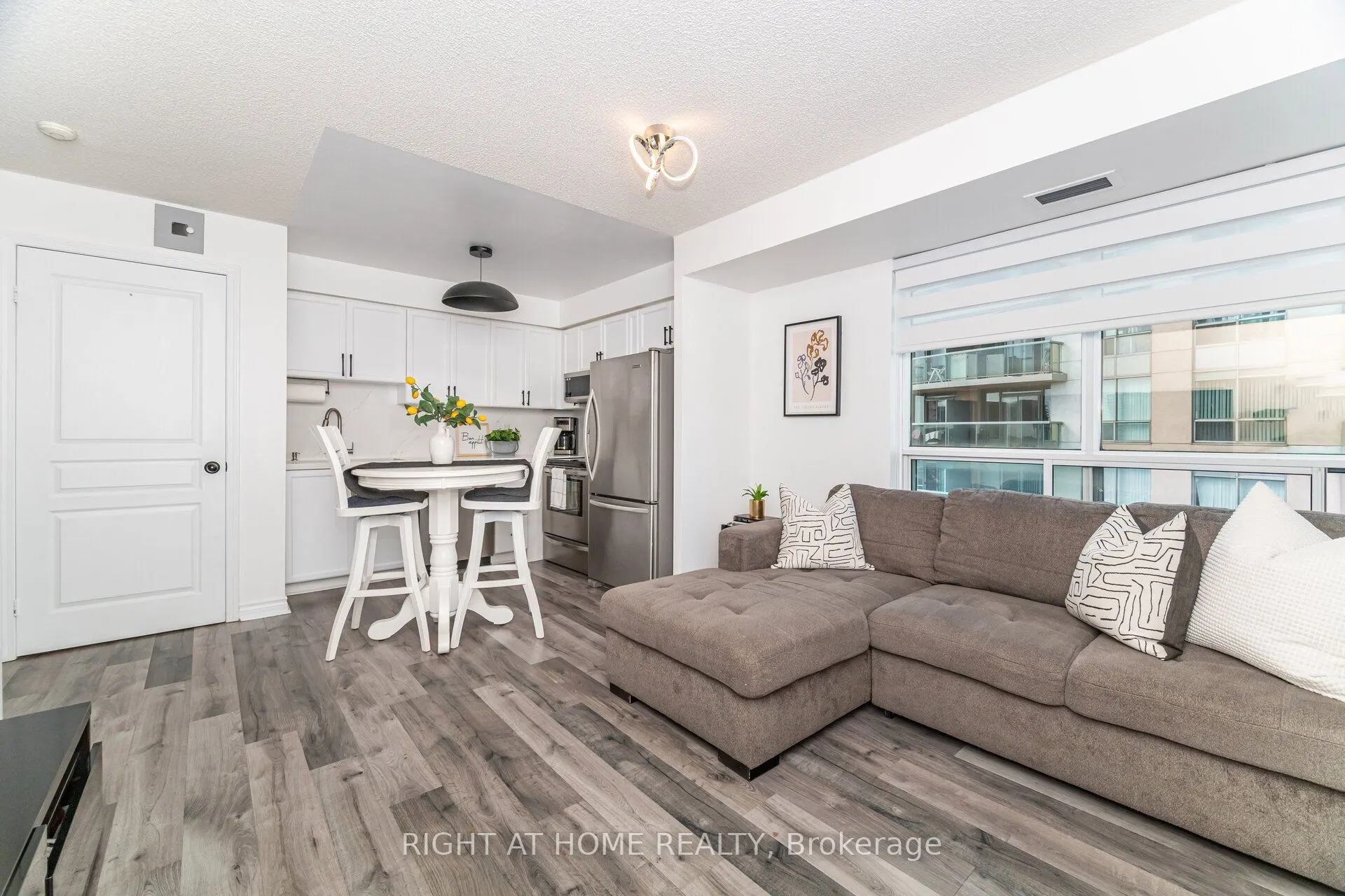 2545 Erin Centre Boulevard #1211