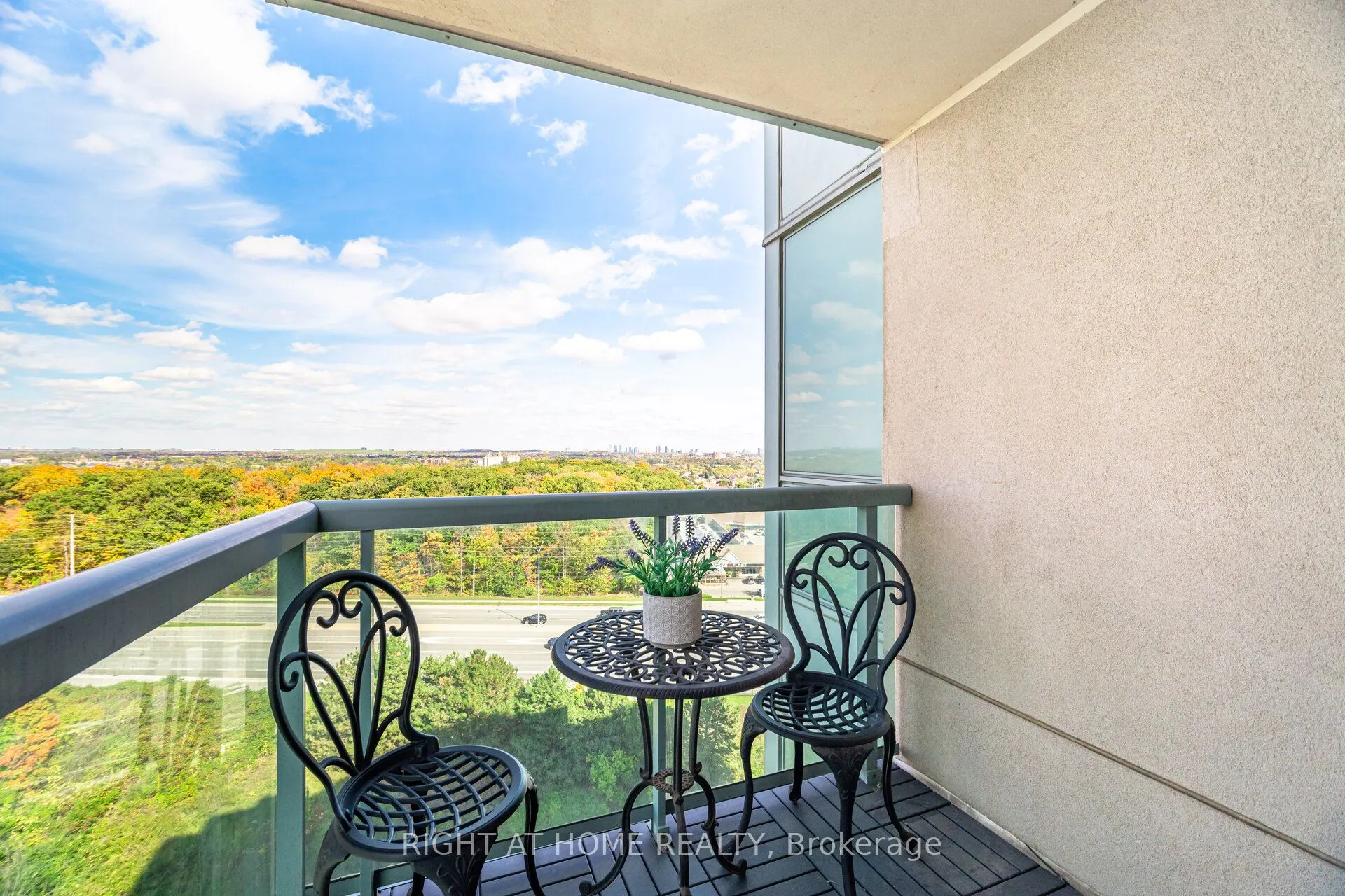 2545 Erin Centre Boulevard #1211