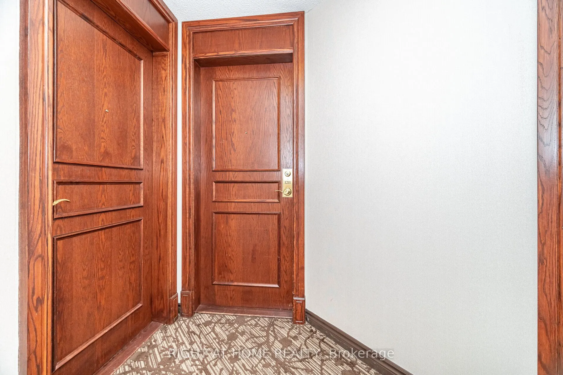 2545 Erin Centre Boulevard #1211
