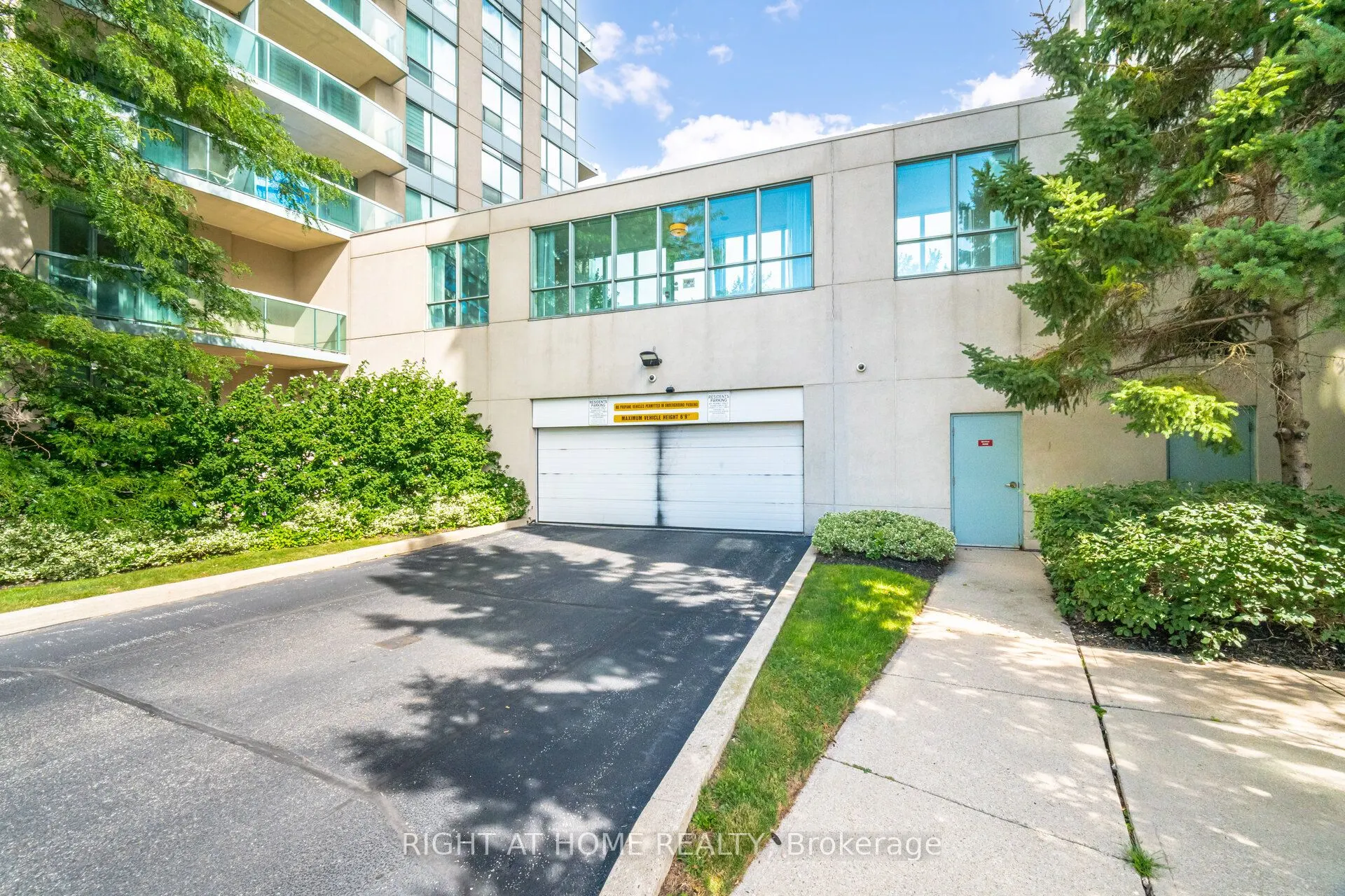 2545 Erin Centre Boulevard #1211
