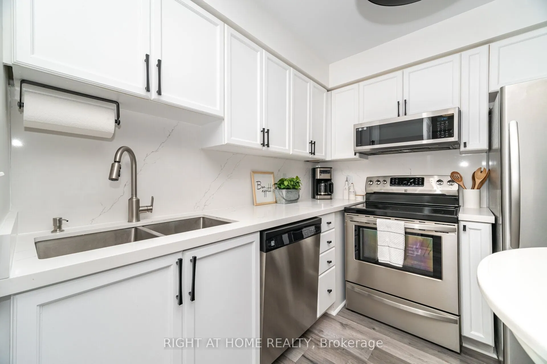 2545 Erin Centre Boulevard #1211