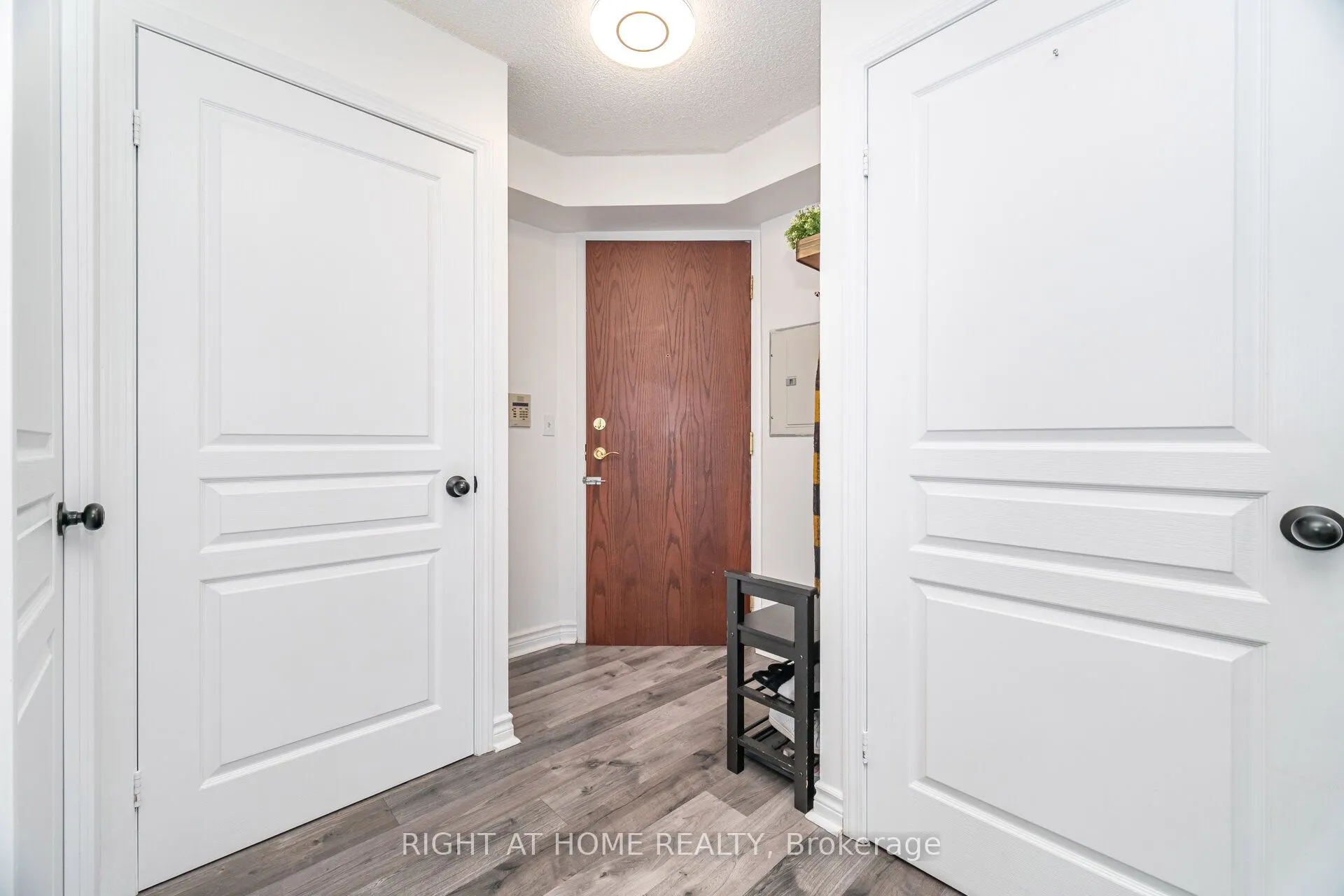 2545 Erin Centre Boulevard #1211