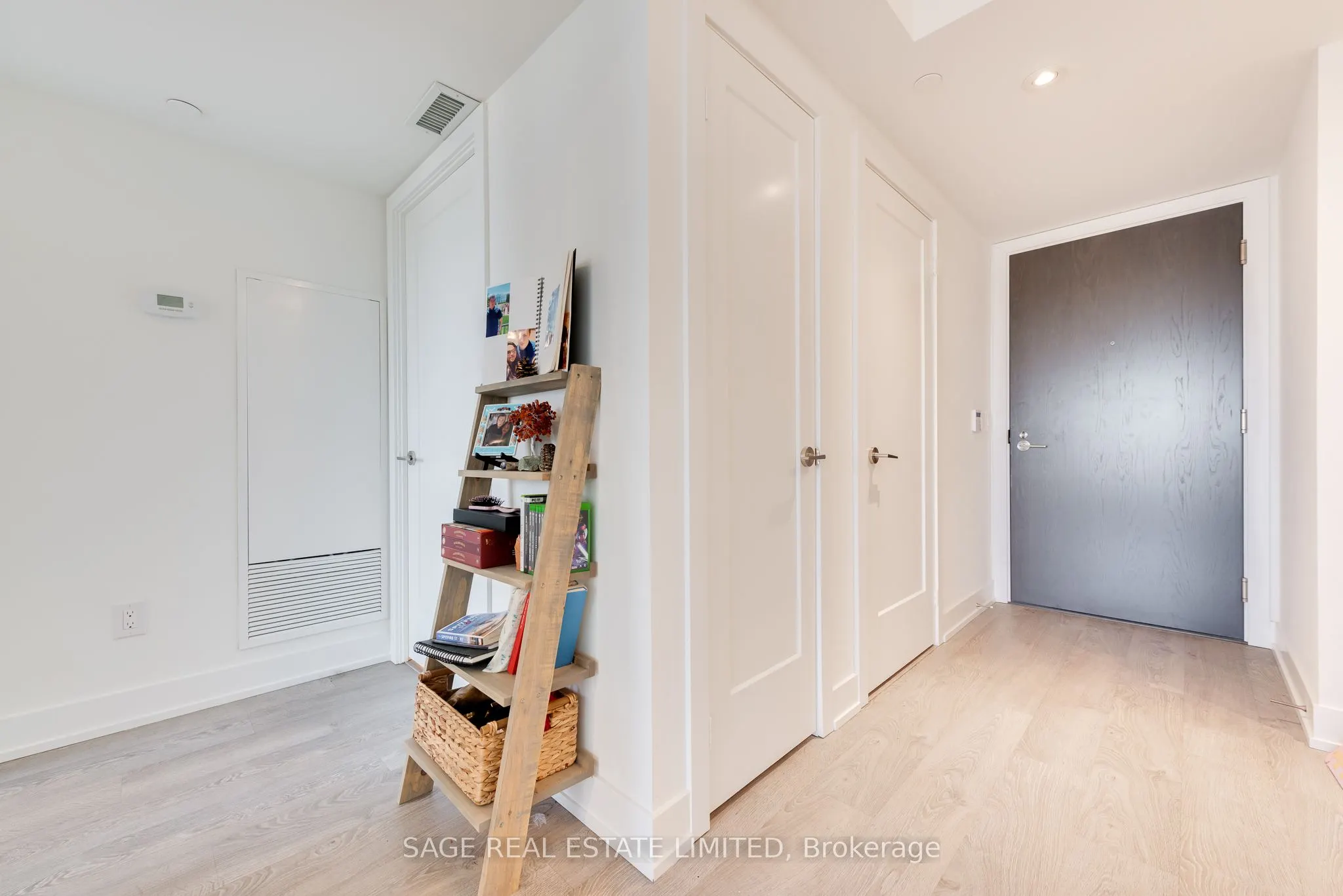 5 Mabelle Avenue #834