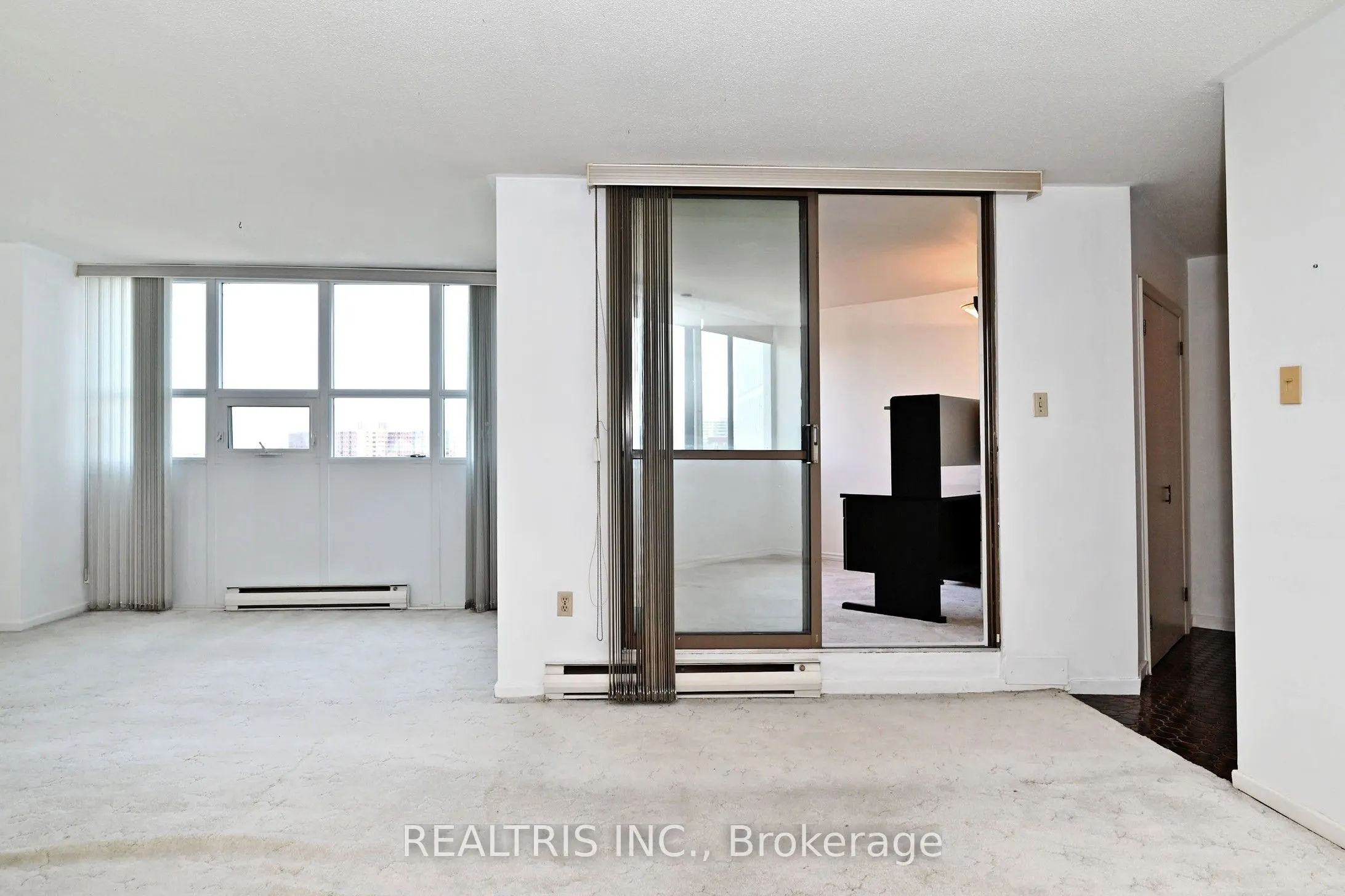 2323 Confederation Parkway #807
