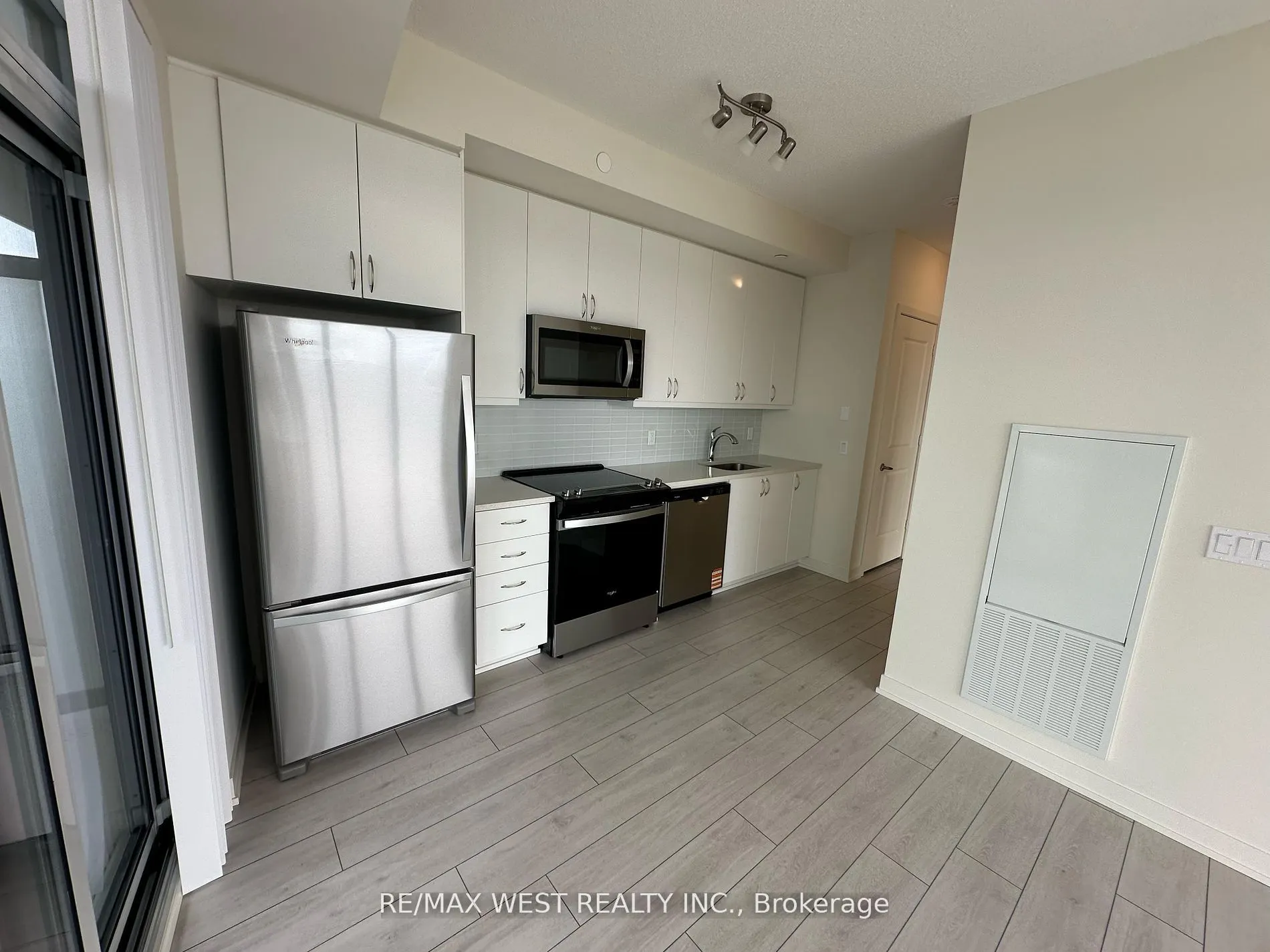 38 Annie Craig Drive #2511