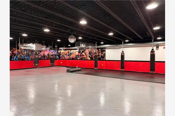 2261 Dundas Street W