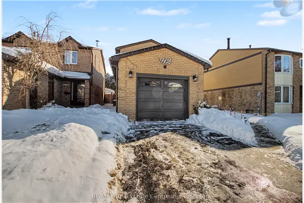 912 Laurier Avenue
