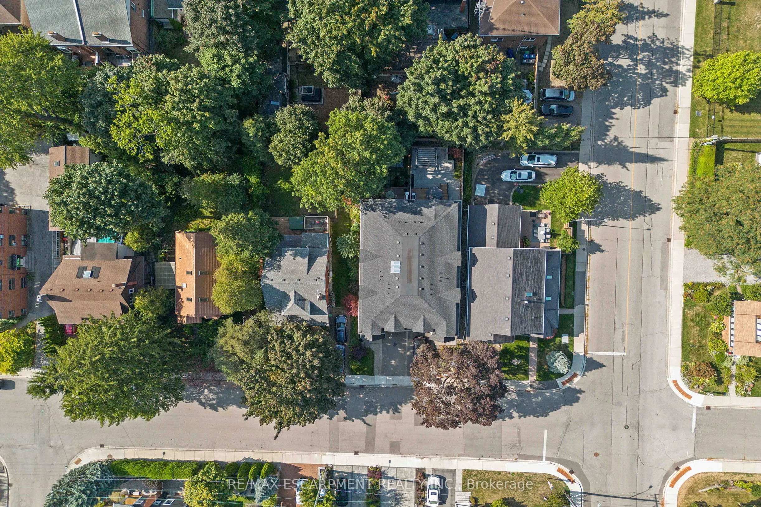 24 Cayuga Avenue
