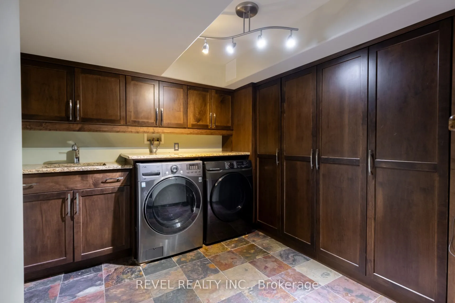 14227 Trafalgar Road