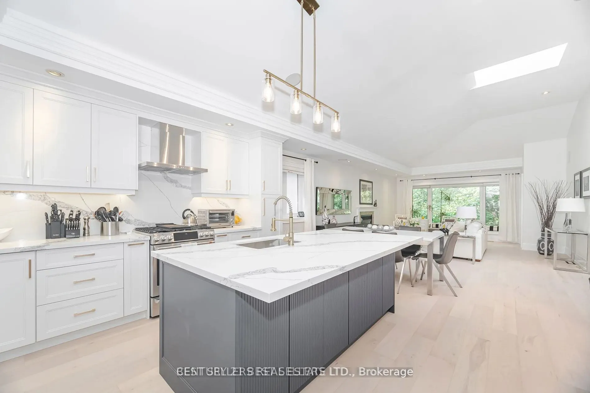 1595 Calverton Court