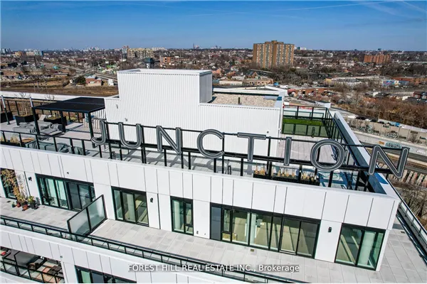 2720 Dundas Street W #401