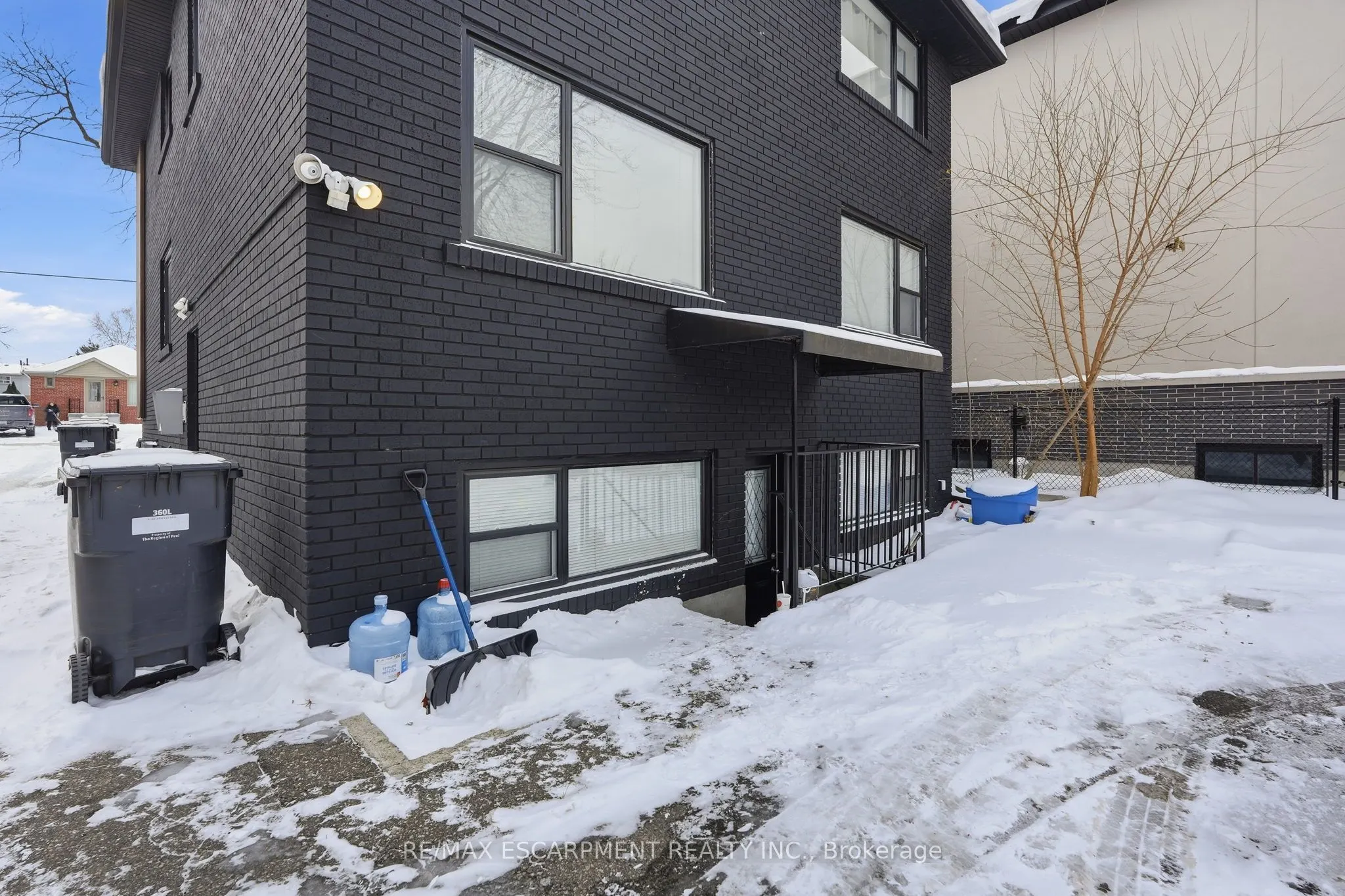 43 Broadview Avenue