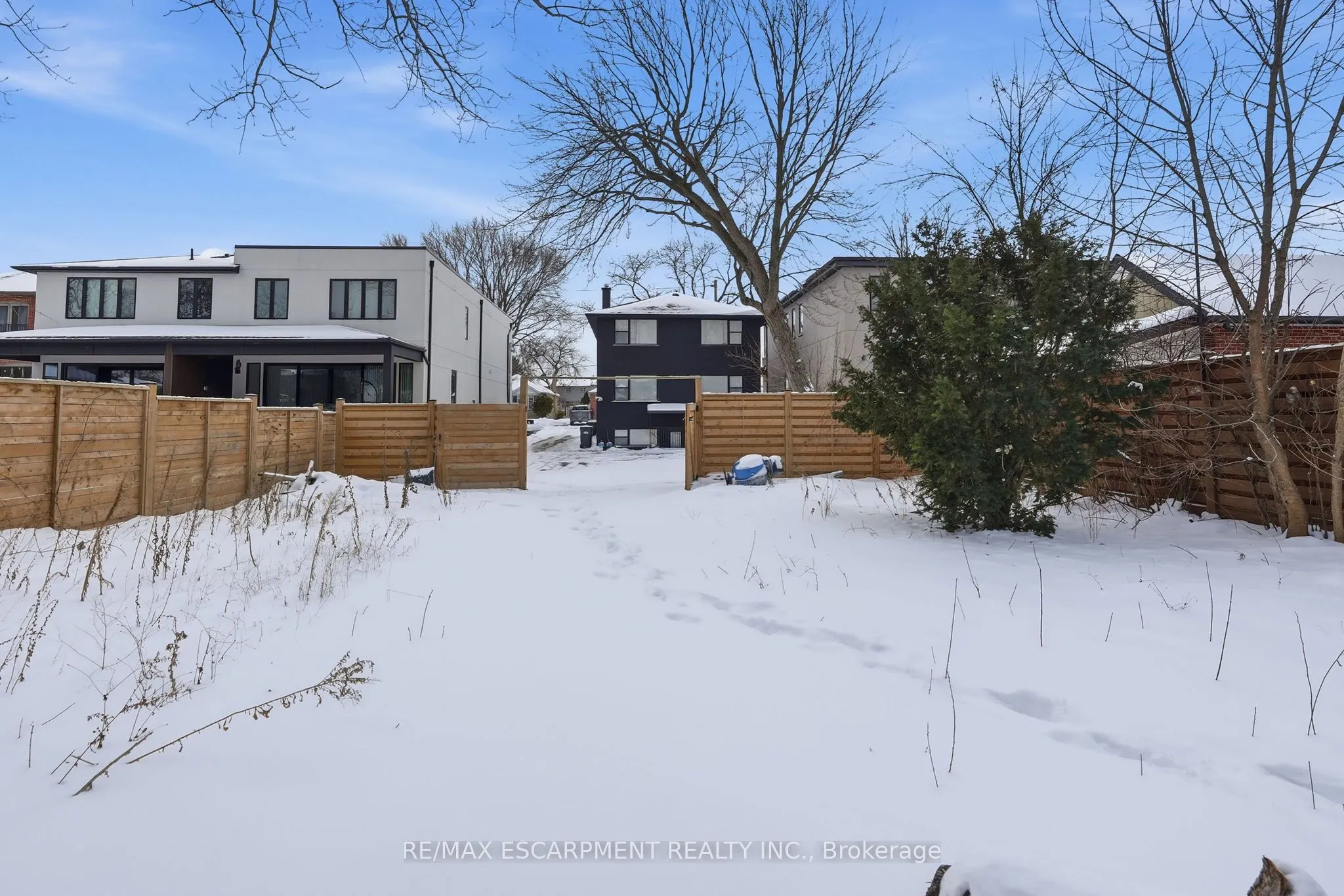 43 Broadview Avenue