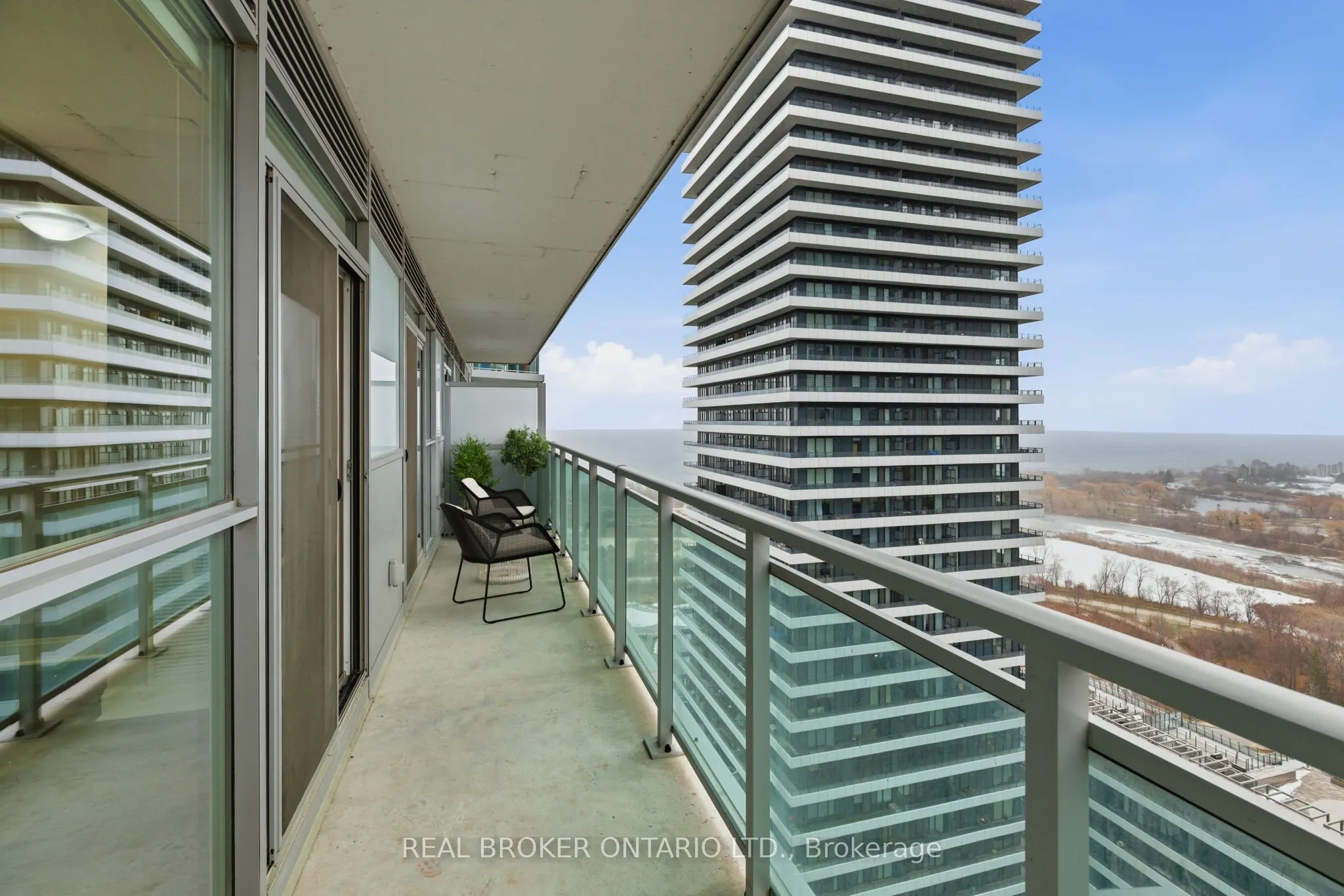 33 Shore Breeze Drive #1801