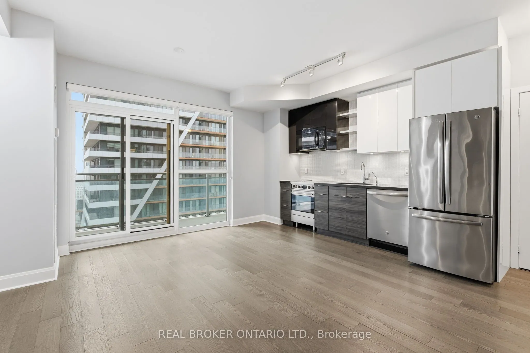 33 Shore Breeze Drive #1801
