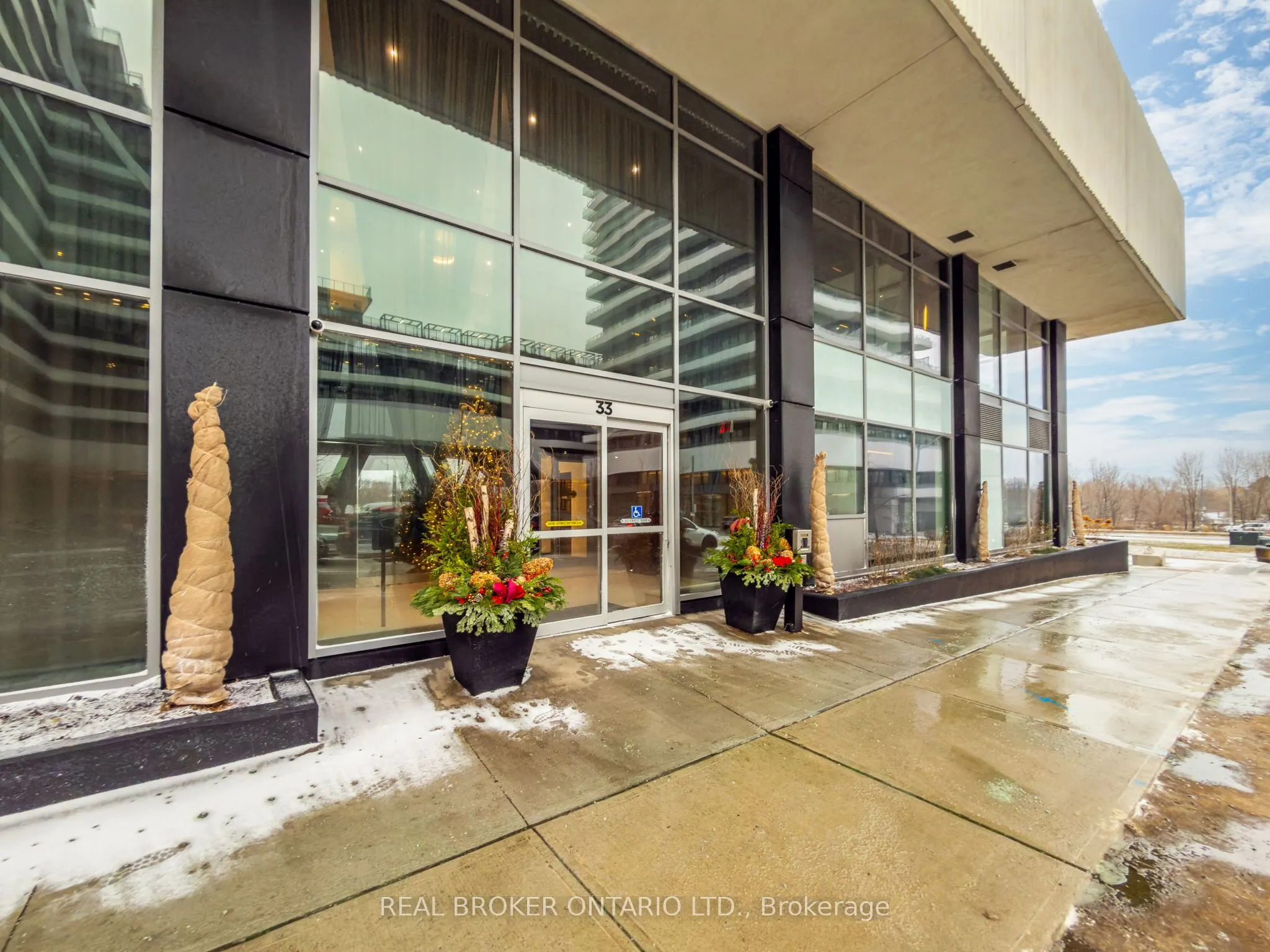 33 Shore Breeze Drive #1801