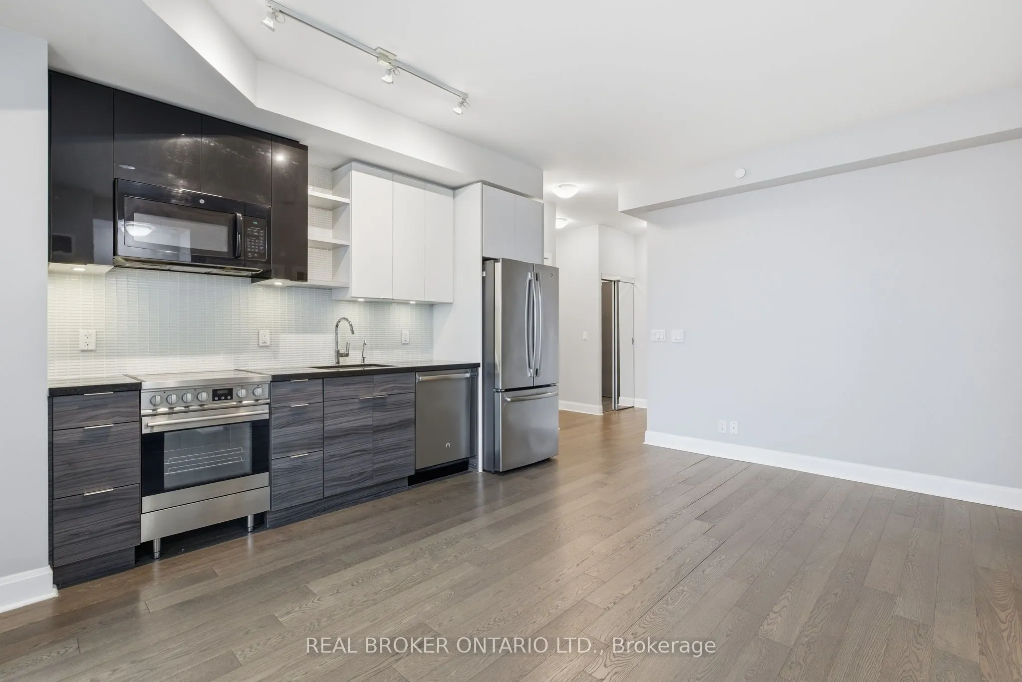 33 Shore Breeze Drive #1801