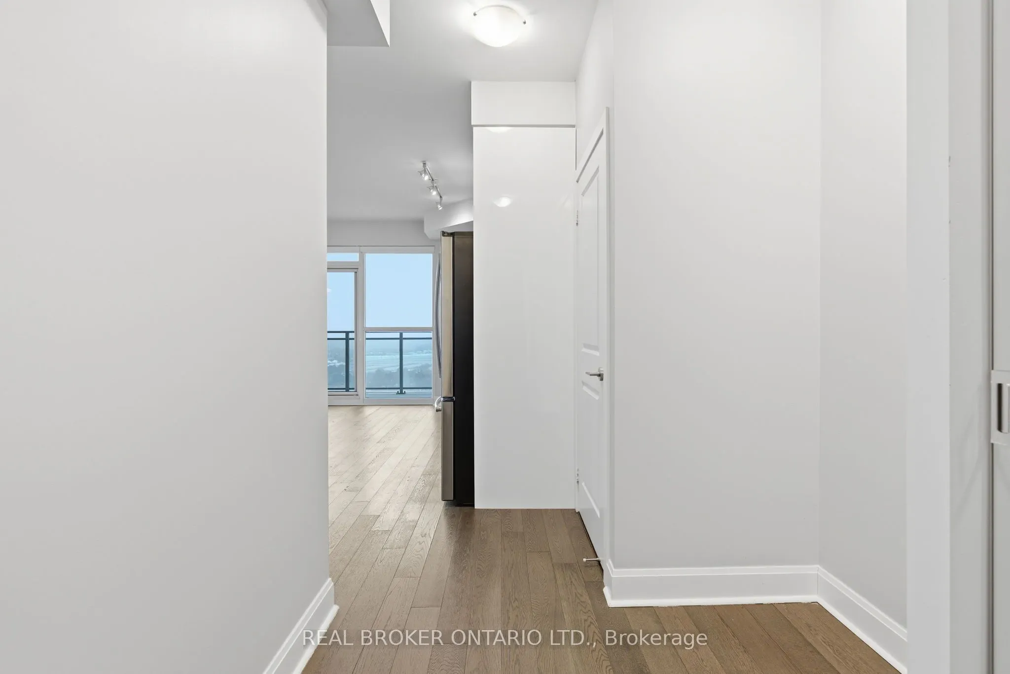 33 Shore Breeze Drive #1801