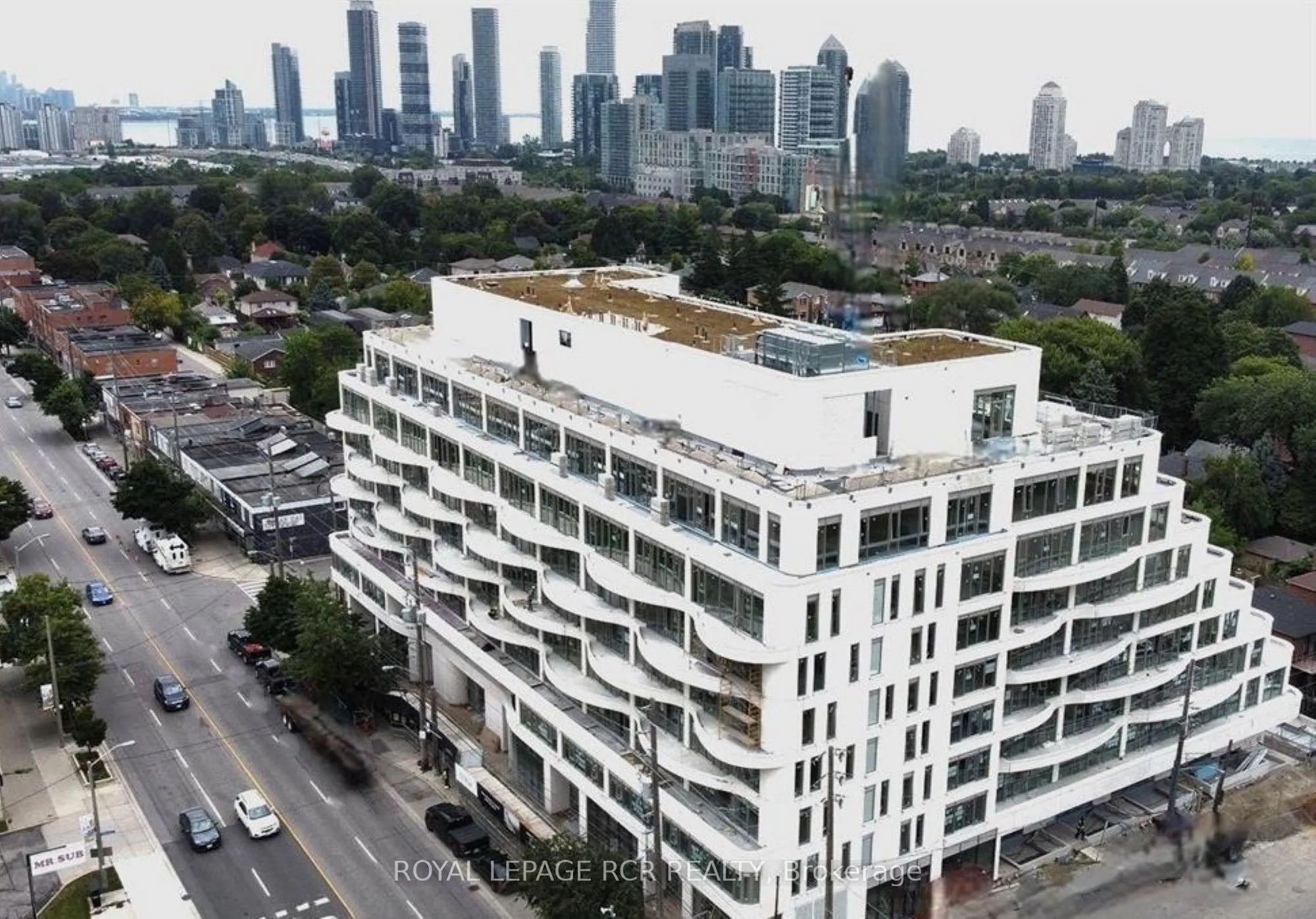 689 The Queensway #321
